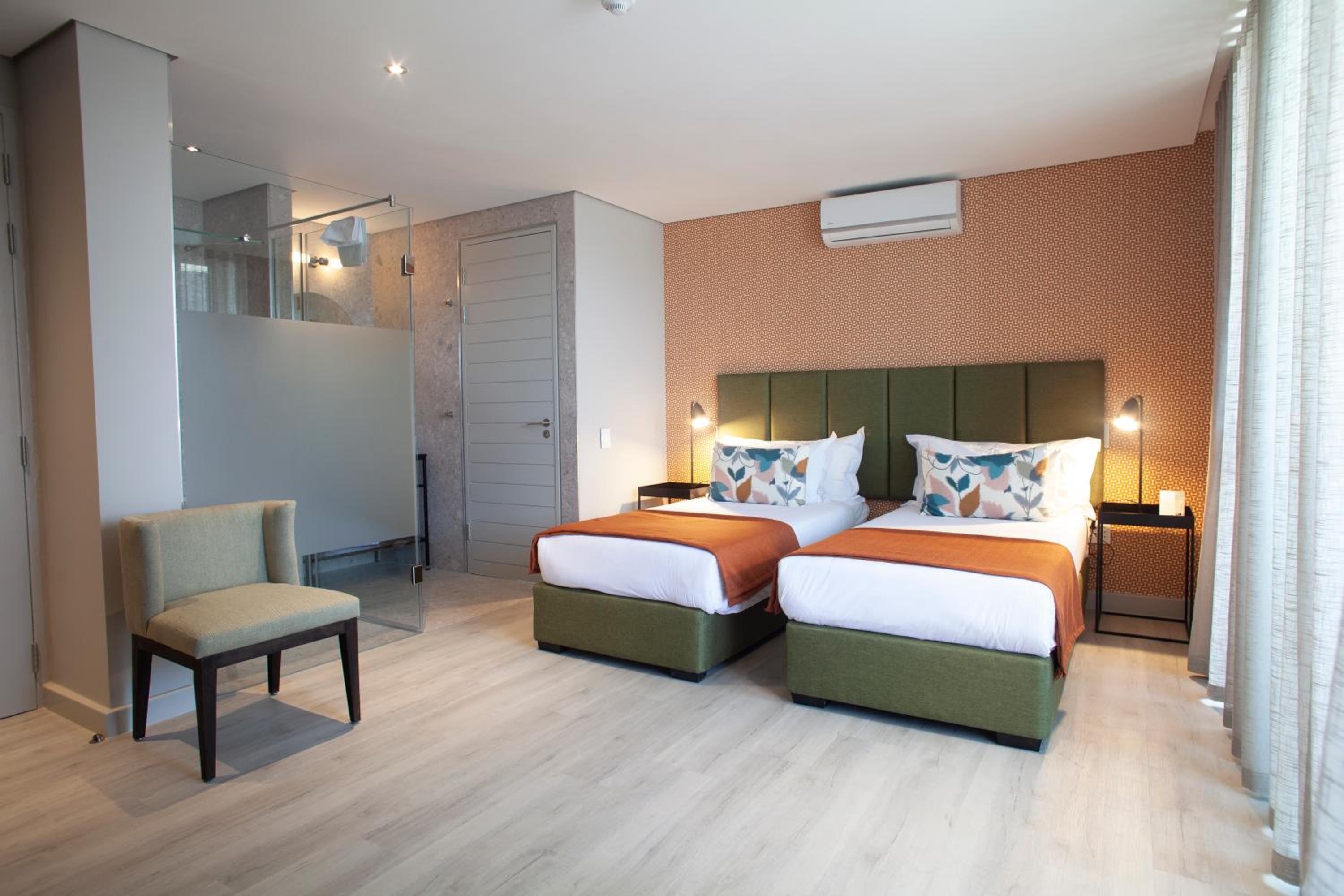 Superior King Room - Photo 10