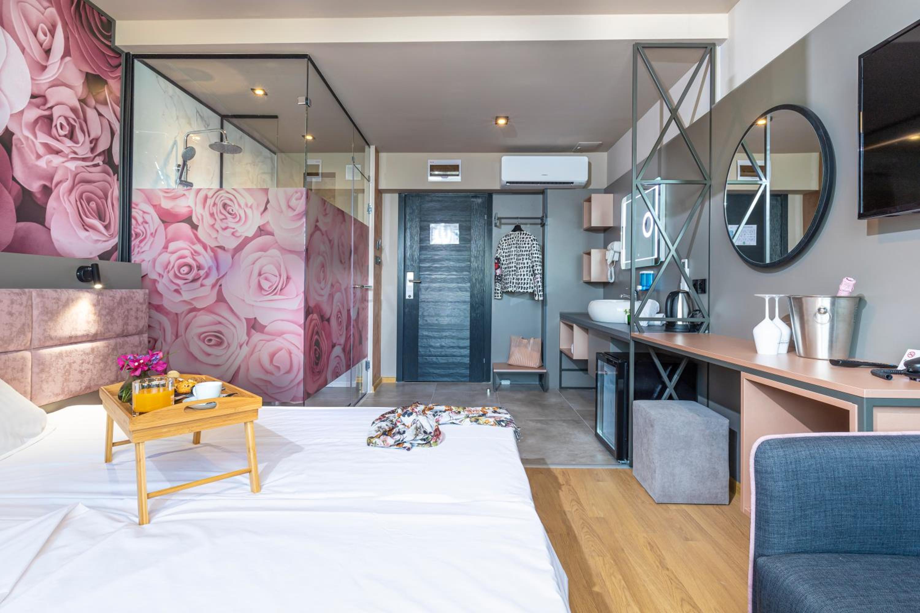 Double or Twin Room - Photo 4