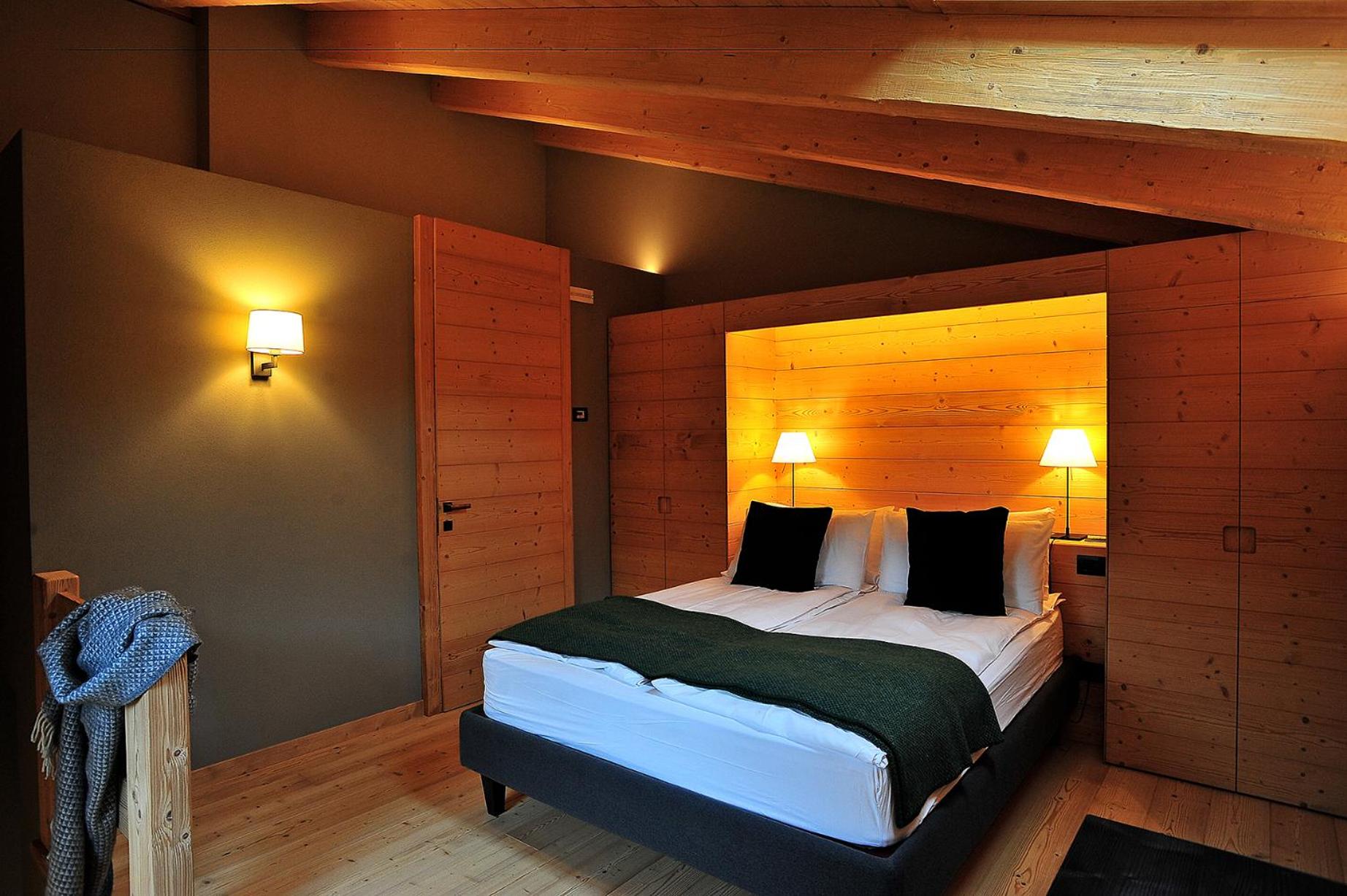 Deluxe Double Room with Balcony - Photo 1
