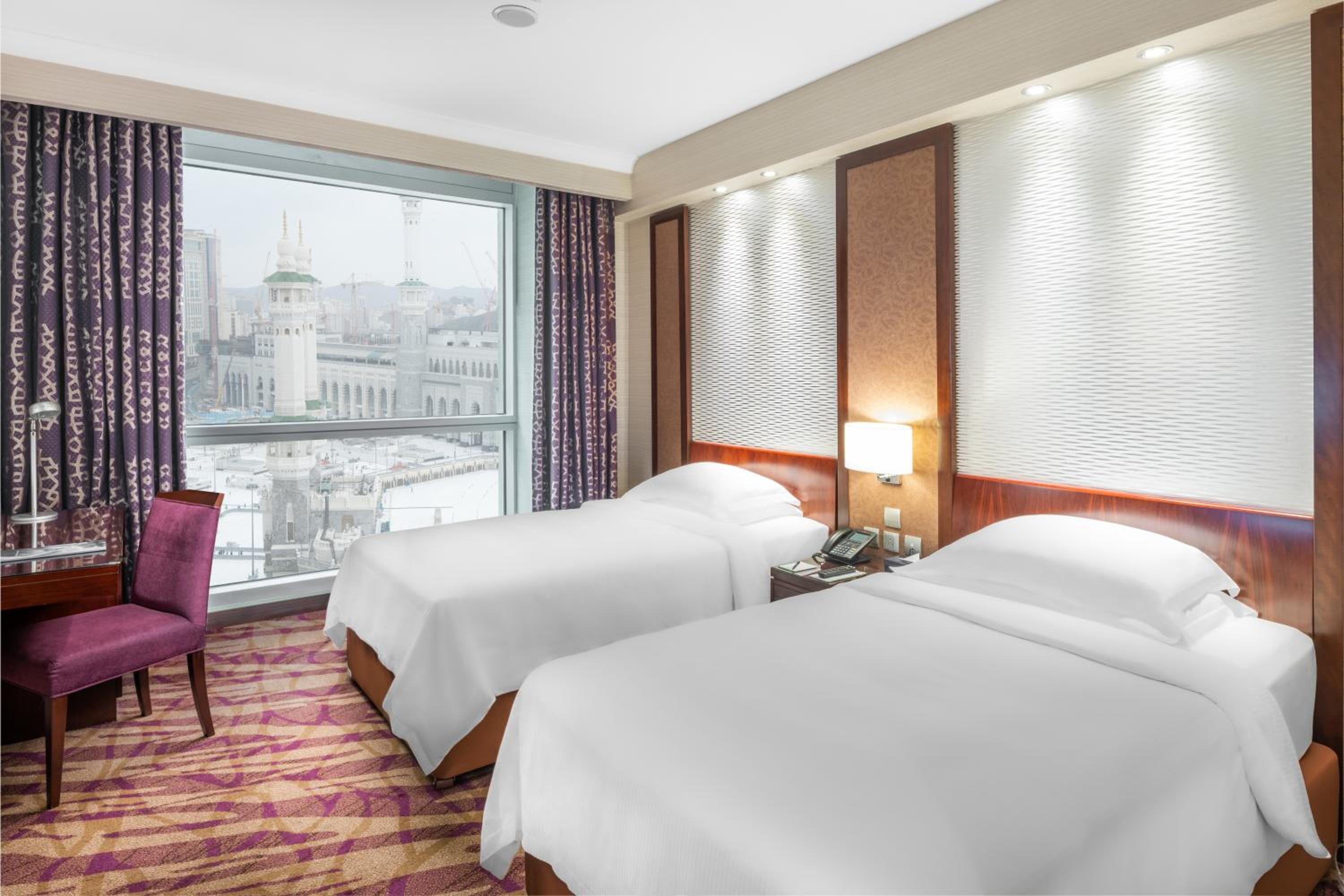 Spacious Partial Kaaba View Room – Twin Beds
