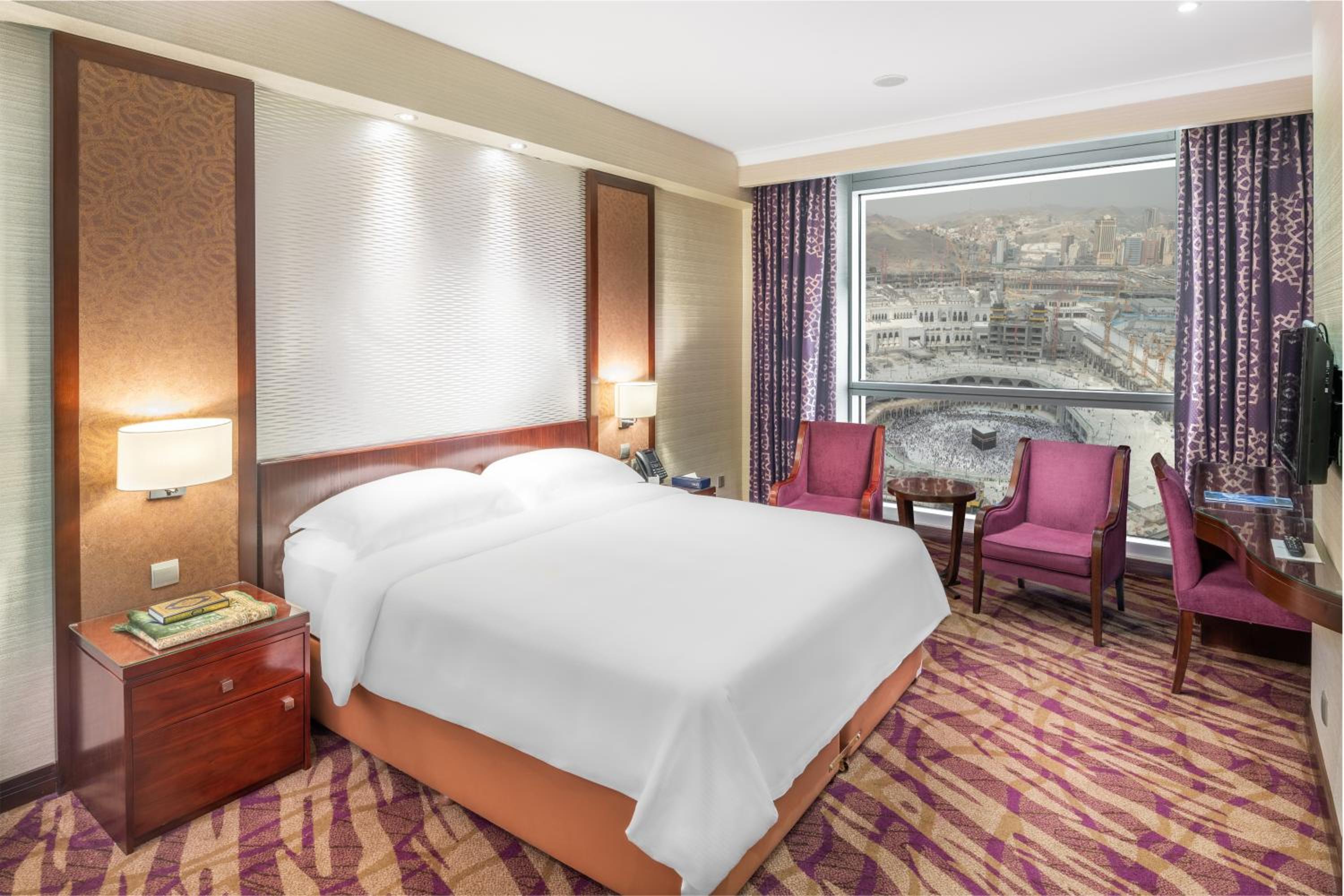 Partial Kaaba View Room – King Bed