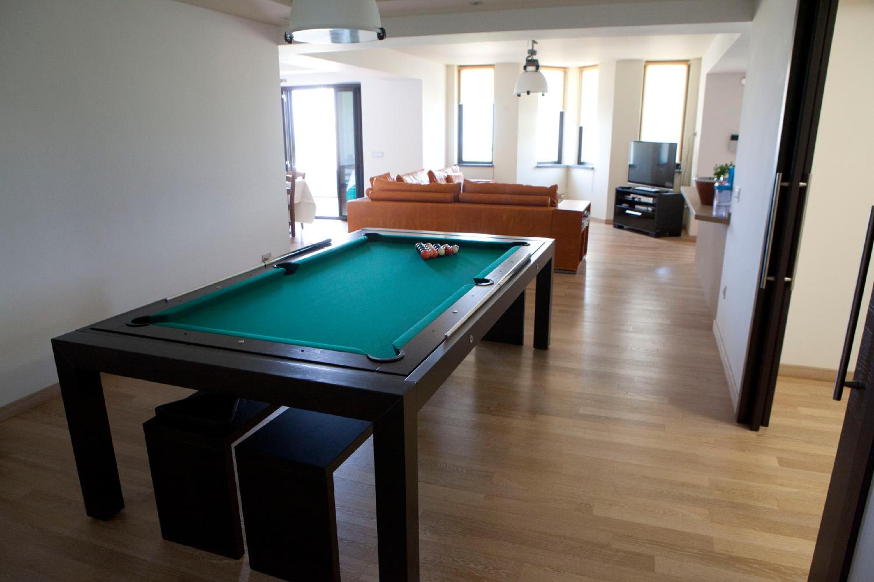 Seven-Bedroom Villa On Three Floors photo 2