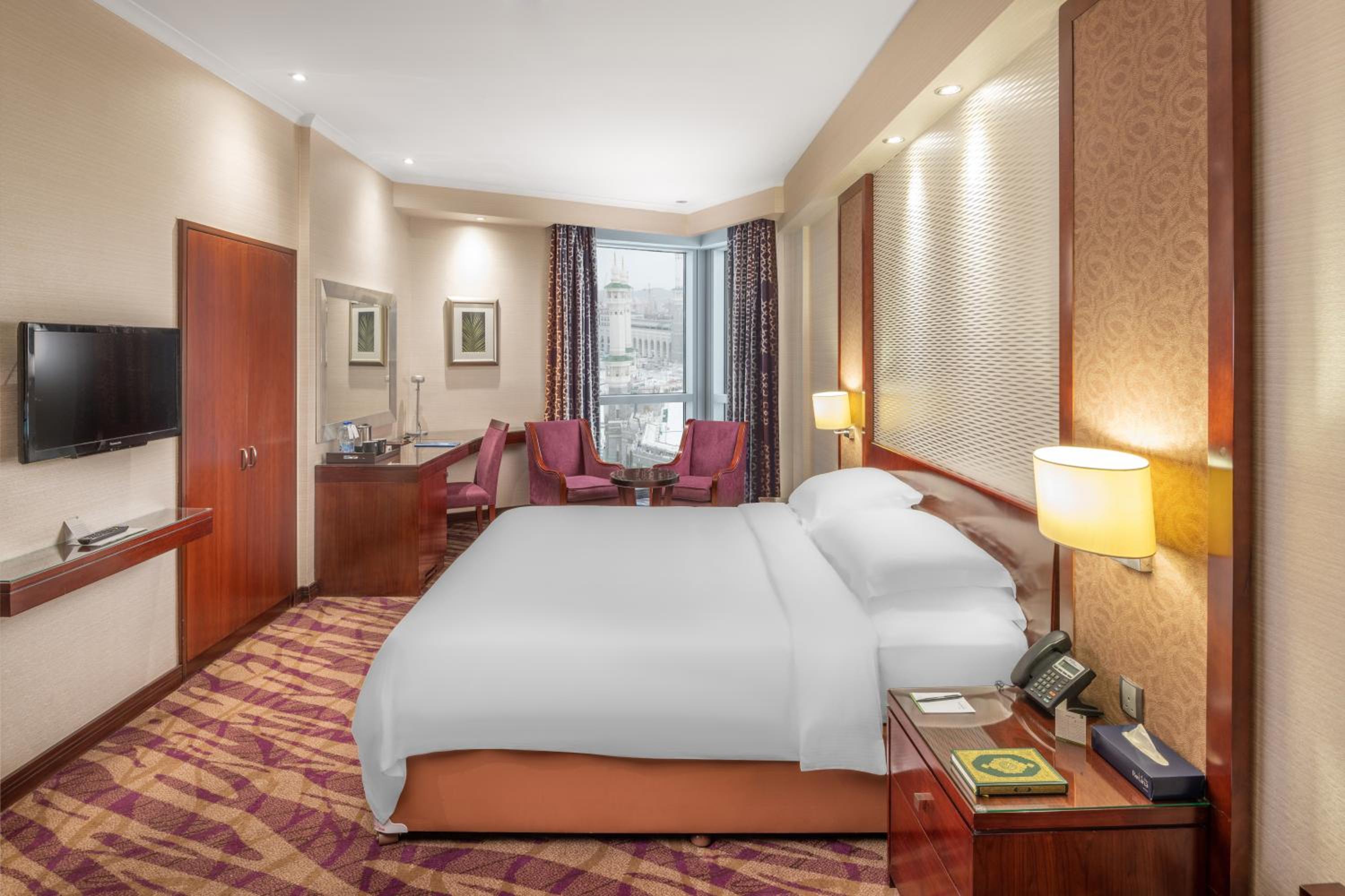 Partial Kaaba View Room – King Bed