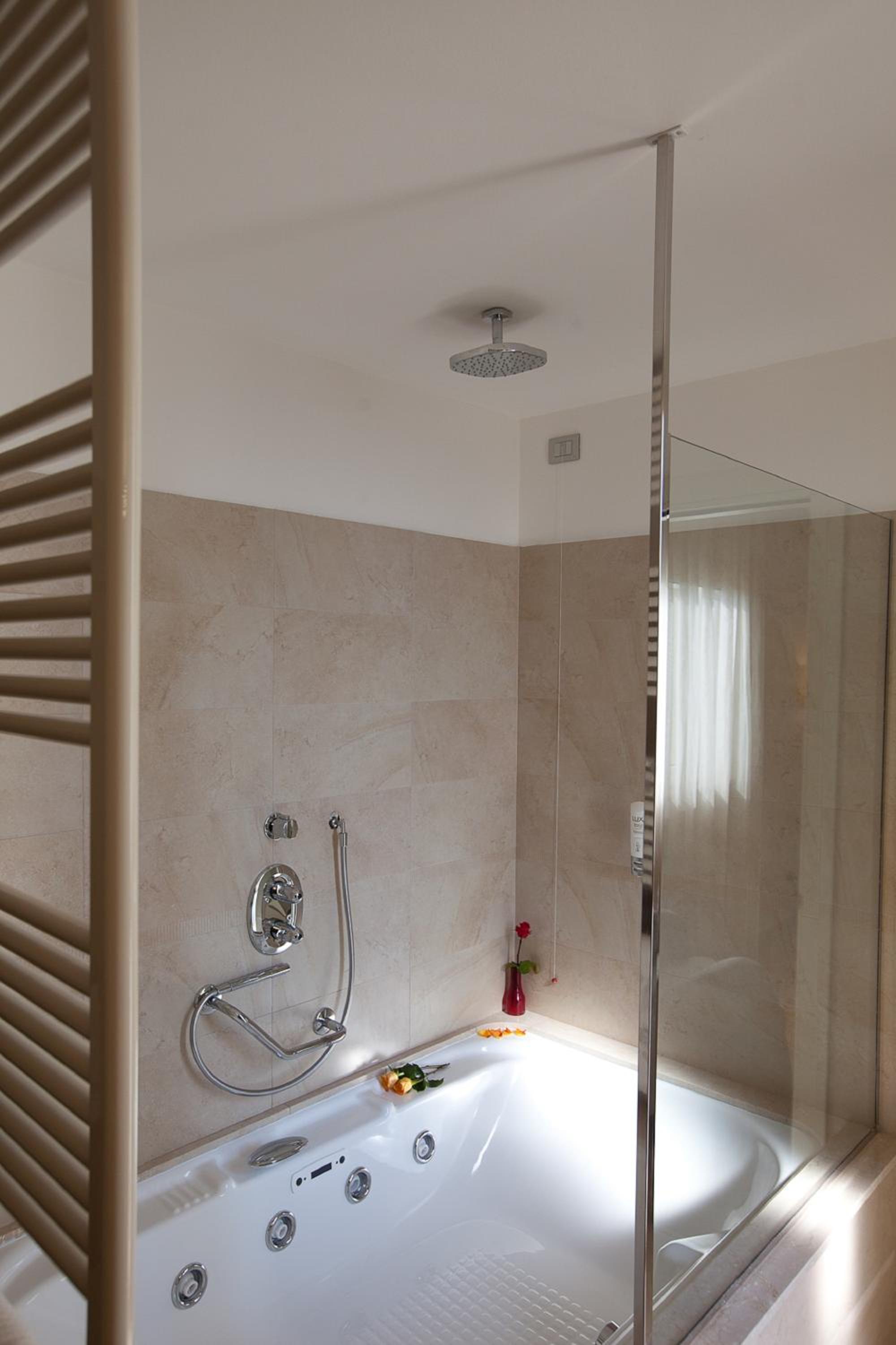 Junior Suite - Photo 13