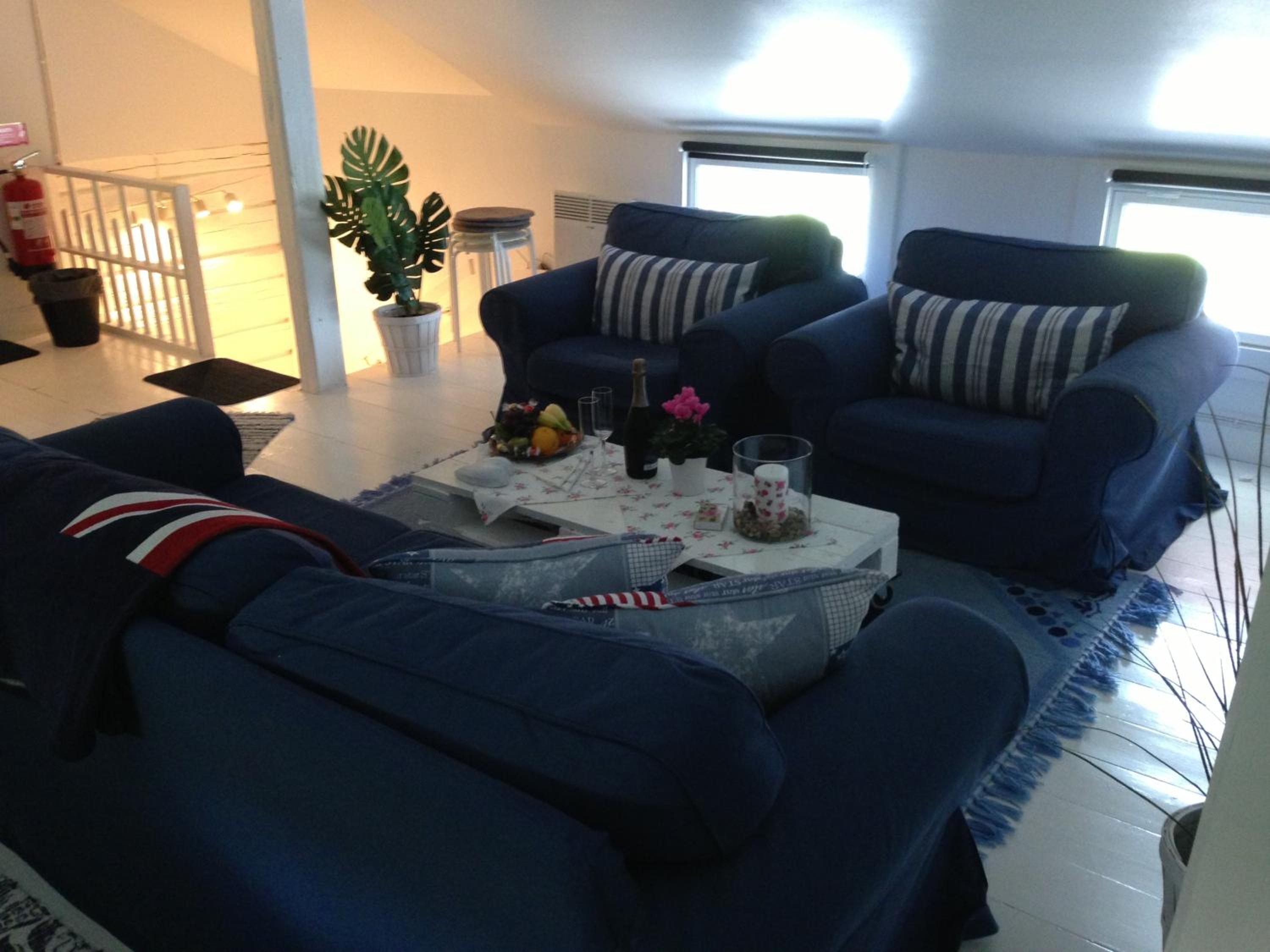 Suite - Photo 1