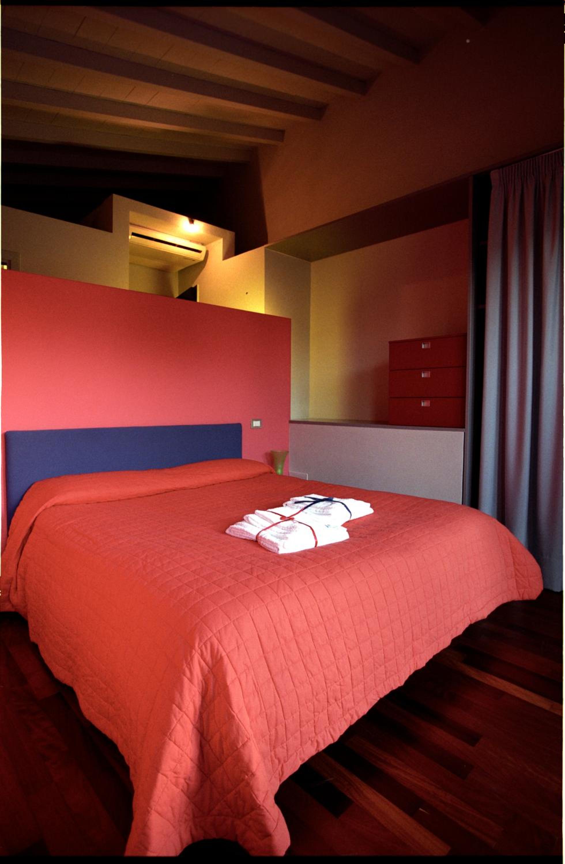 One-Bedroom Apartment (2 Adults) - Photo 16