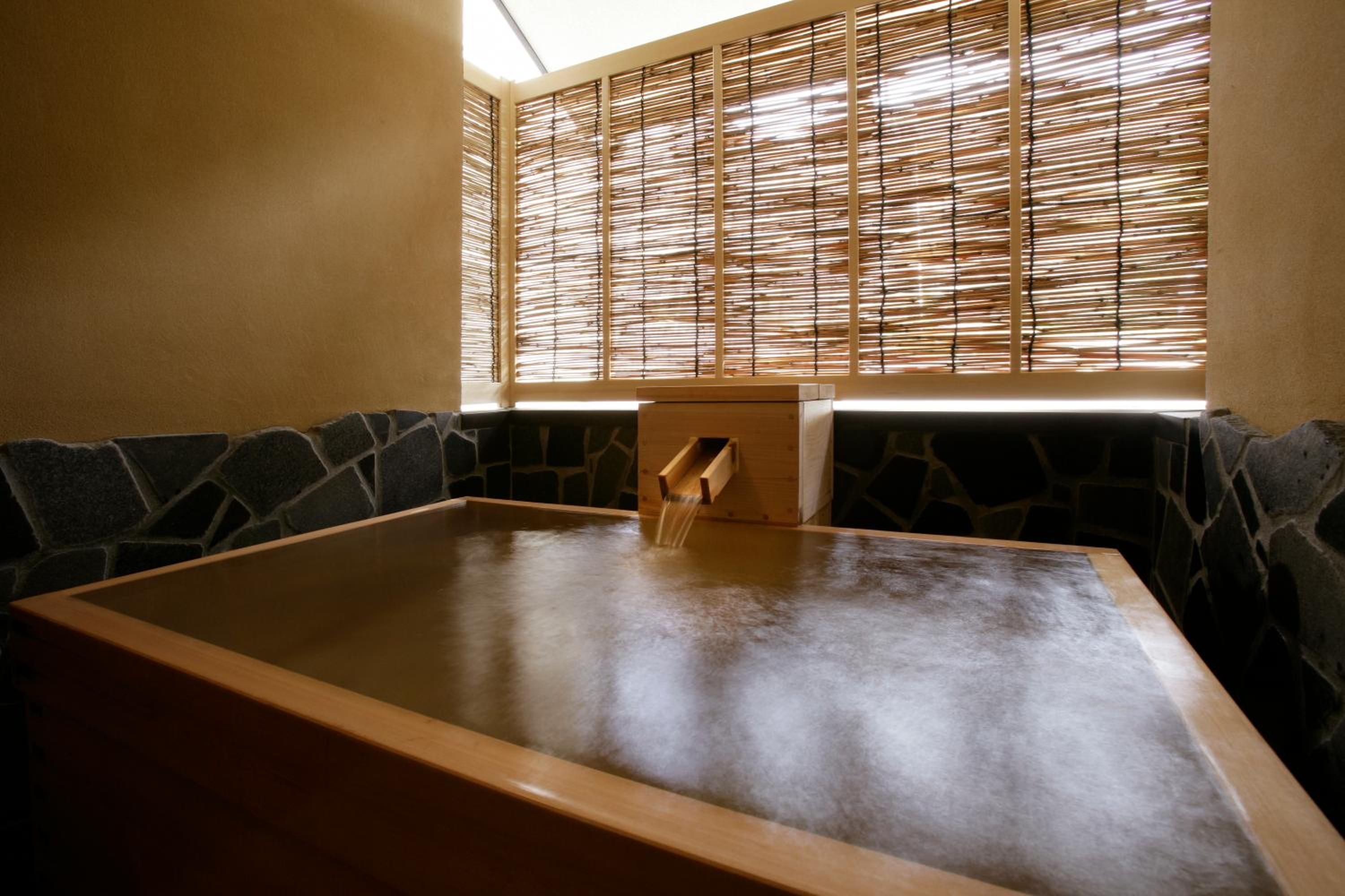 Basic Japanese-Style Twin Room with Open-Air Bath and street view photo 3