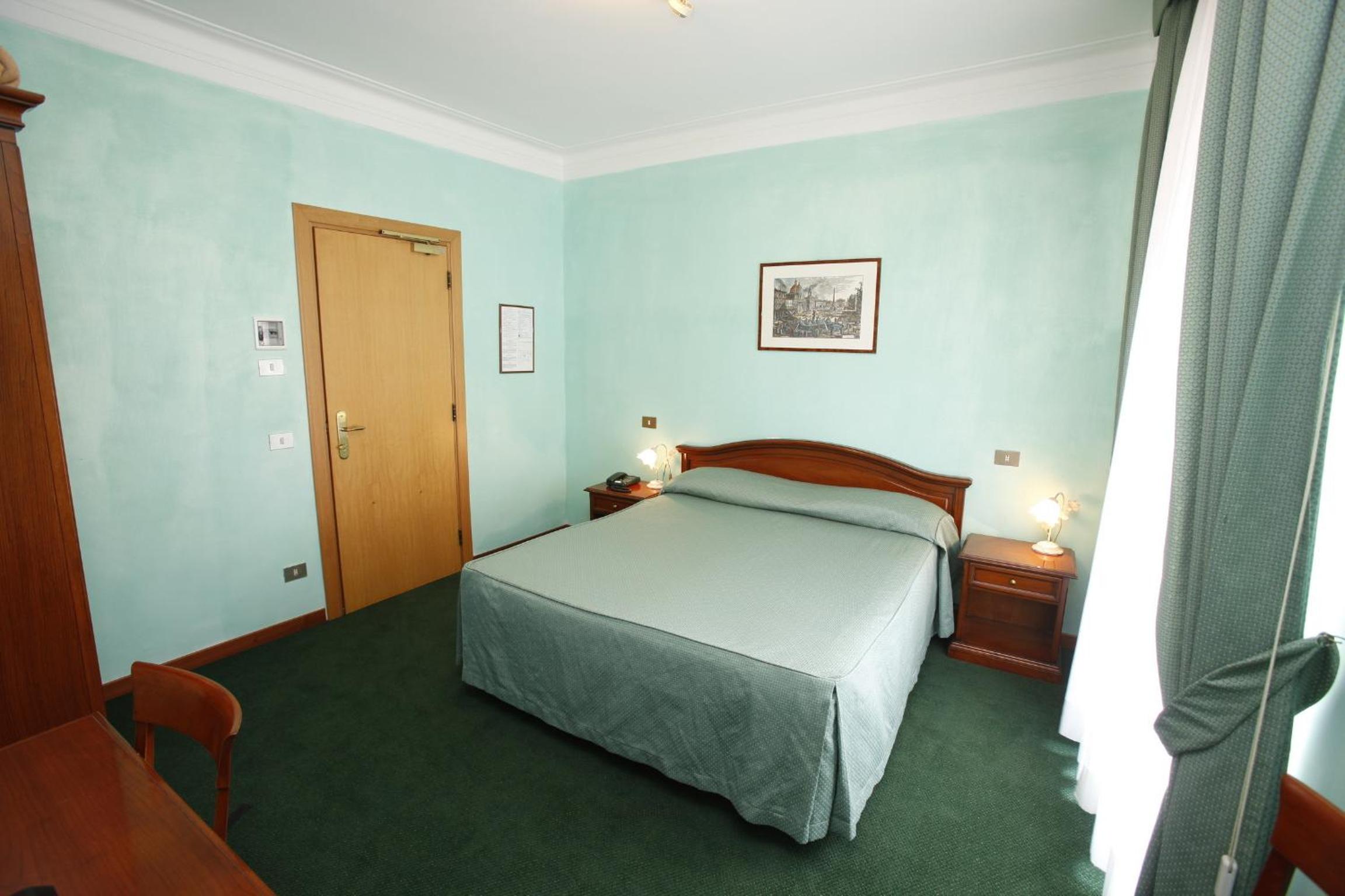 Double Room - Photo 4