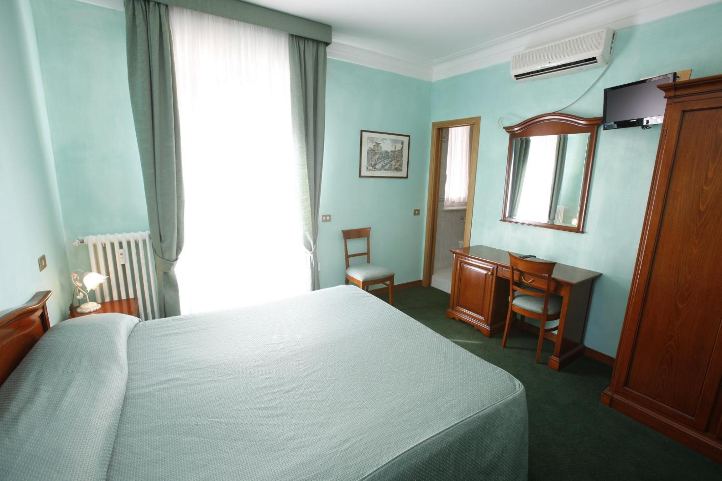 Double Room - Photo 3