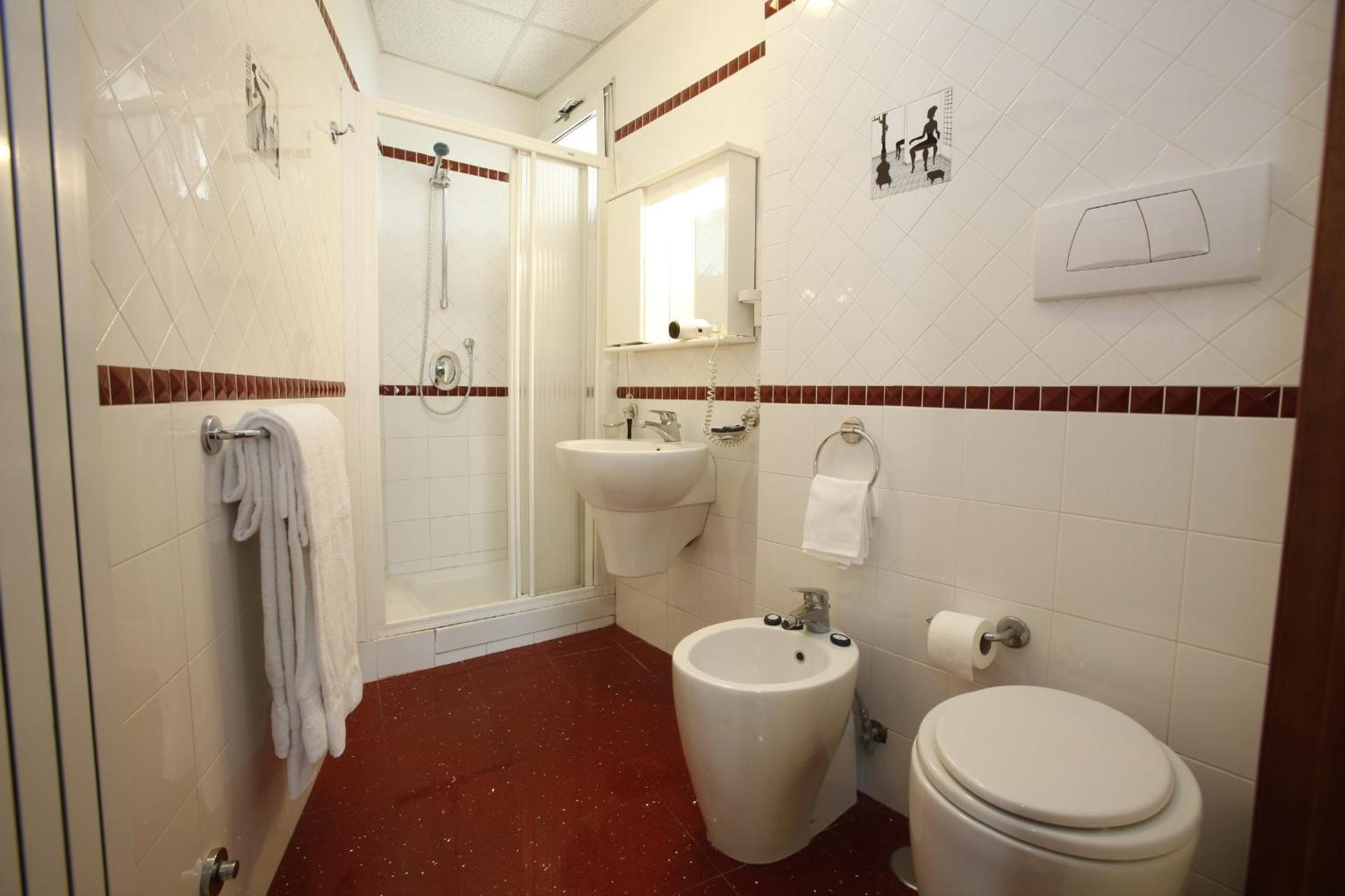 Double Room - Photo 7