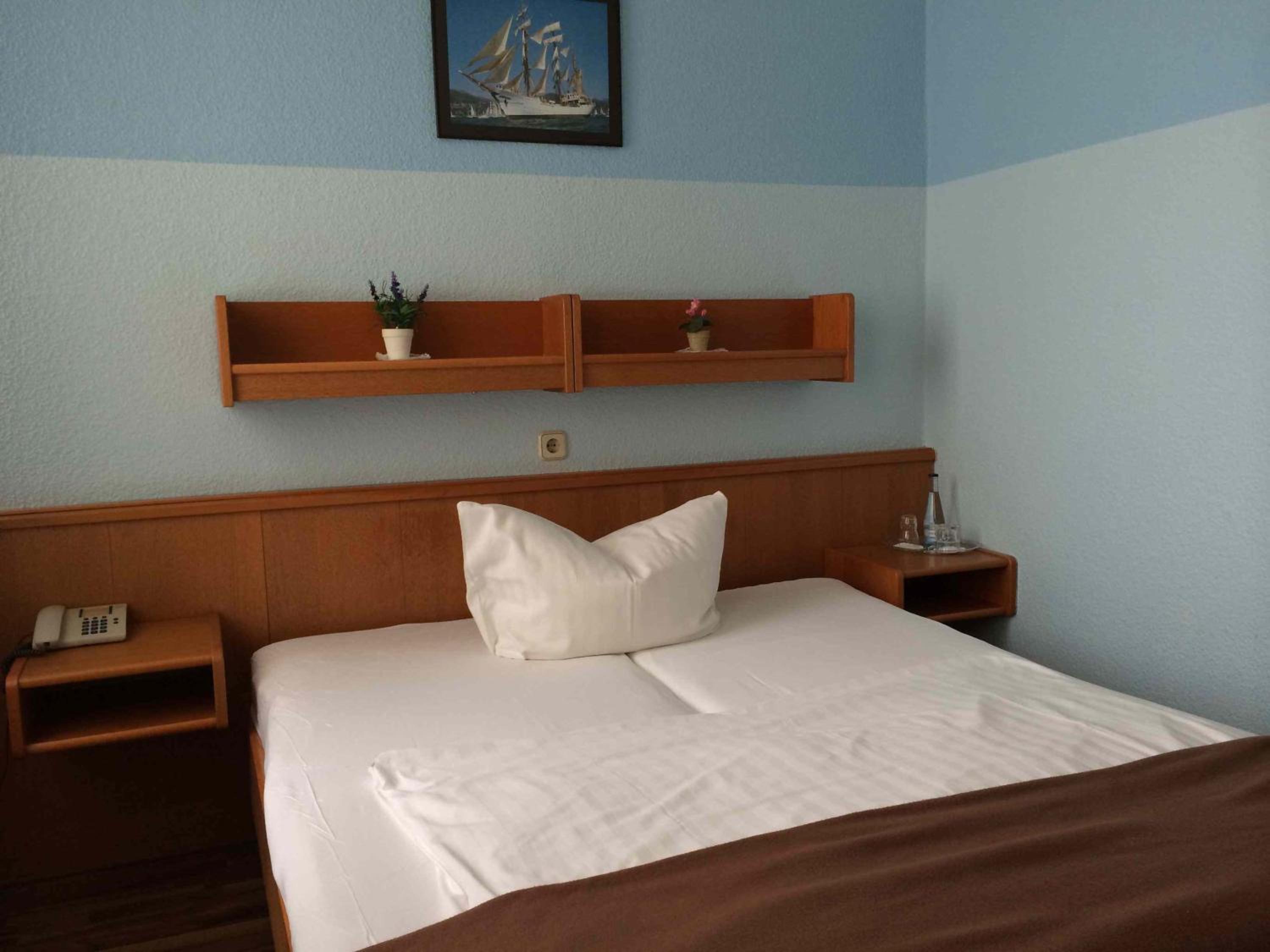 Single Room photo 2