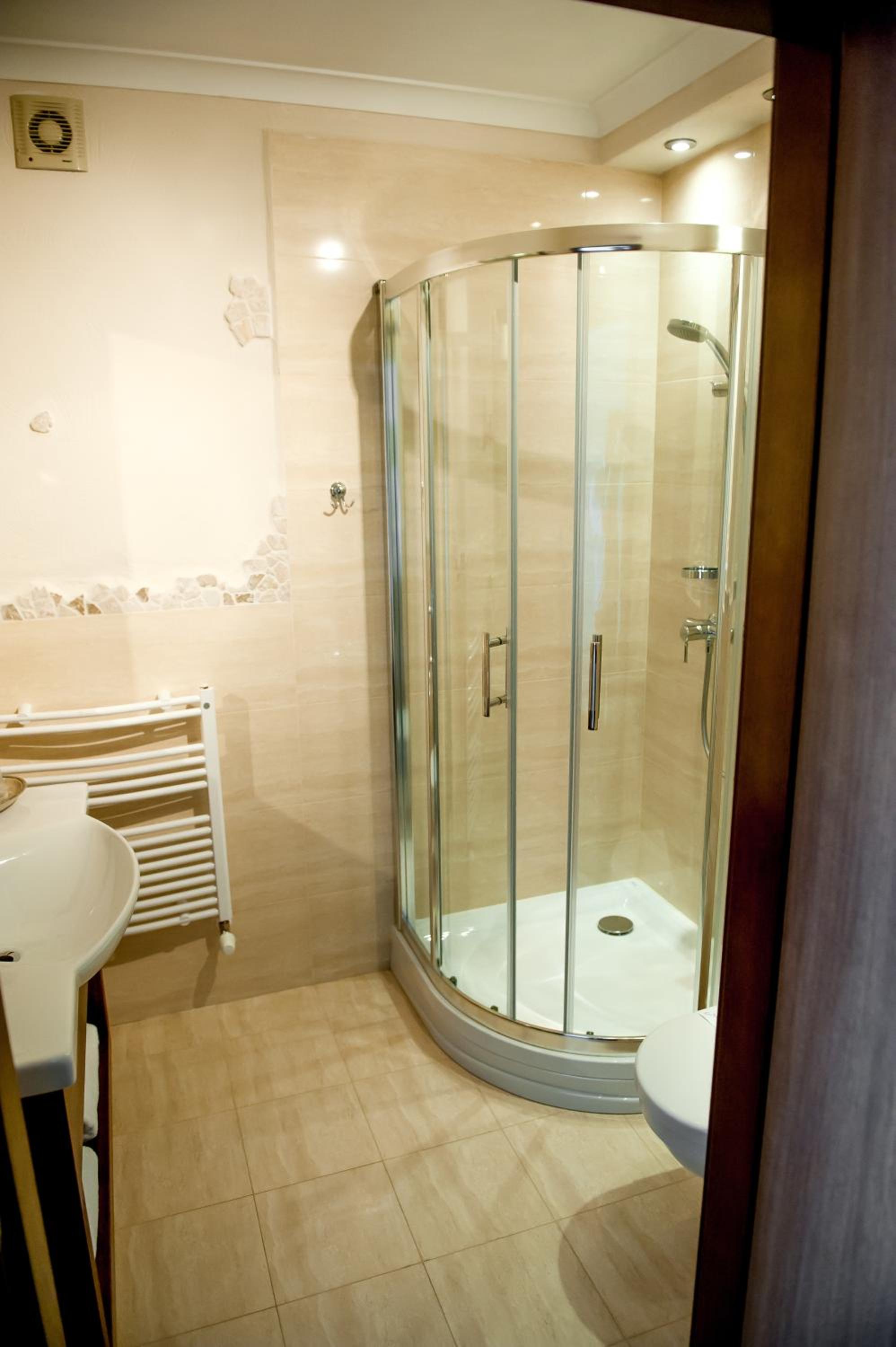 Standard Double or Twin Room - Photo 3