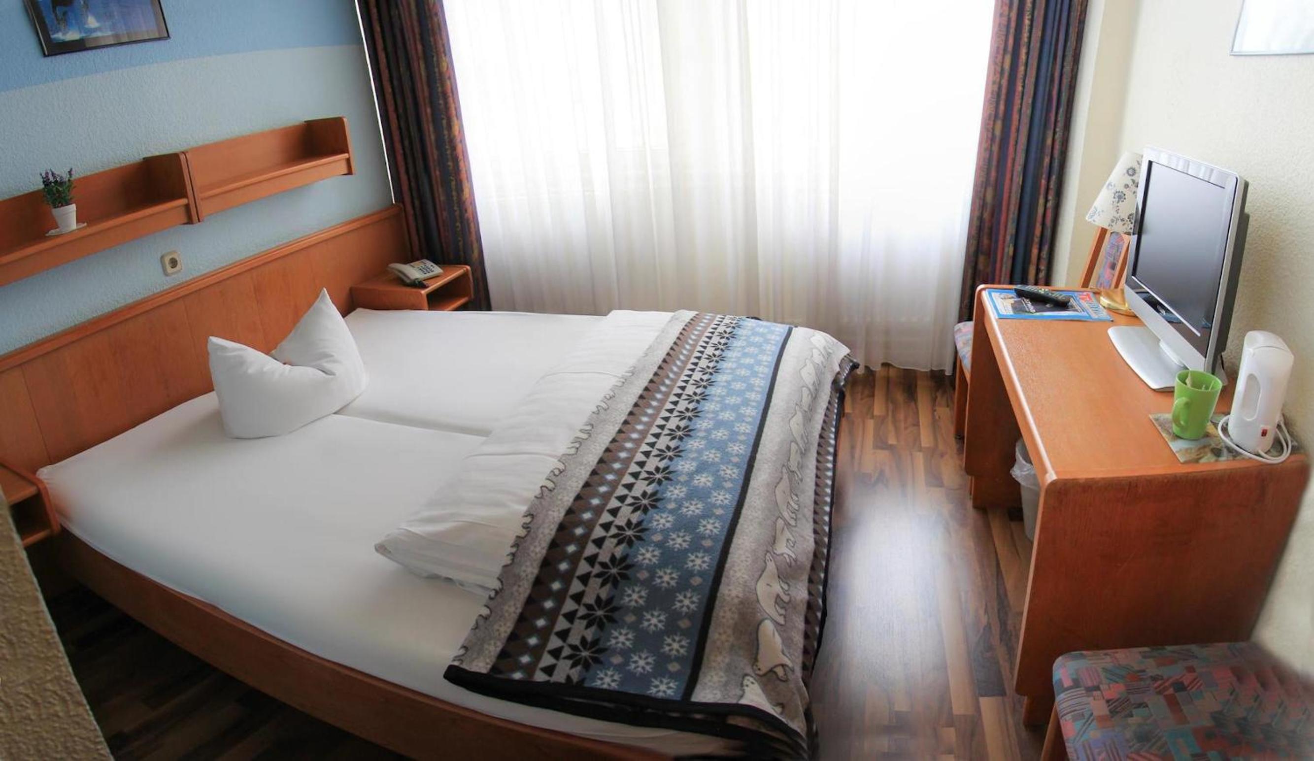 Standard Double Room photo 2