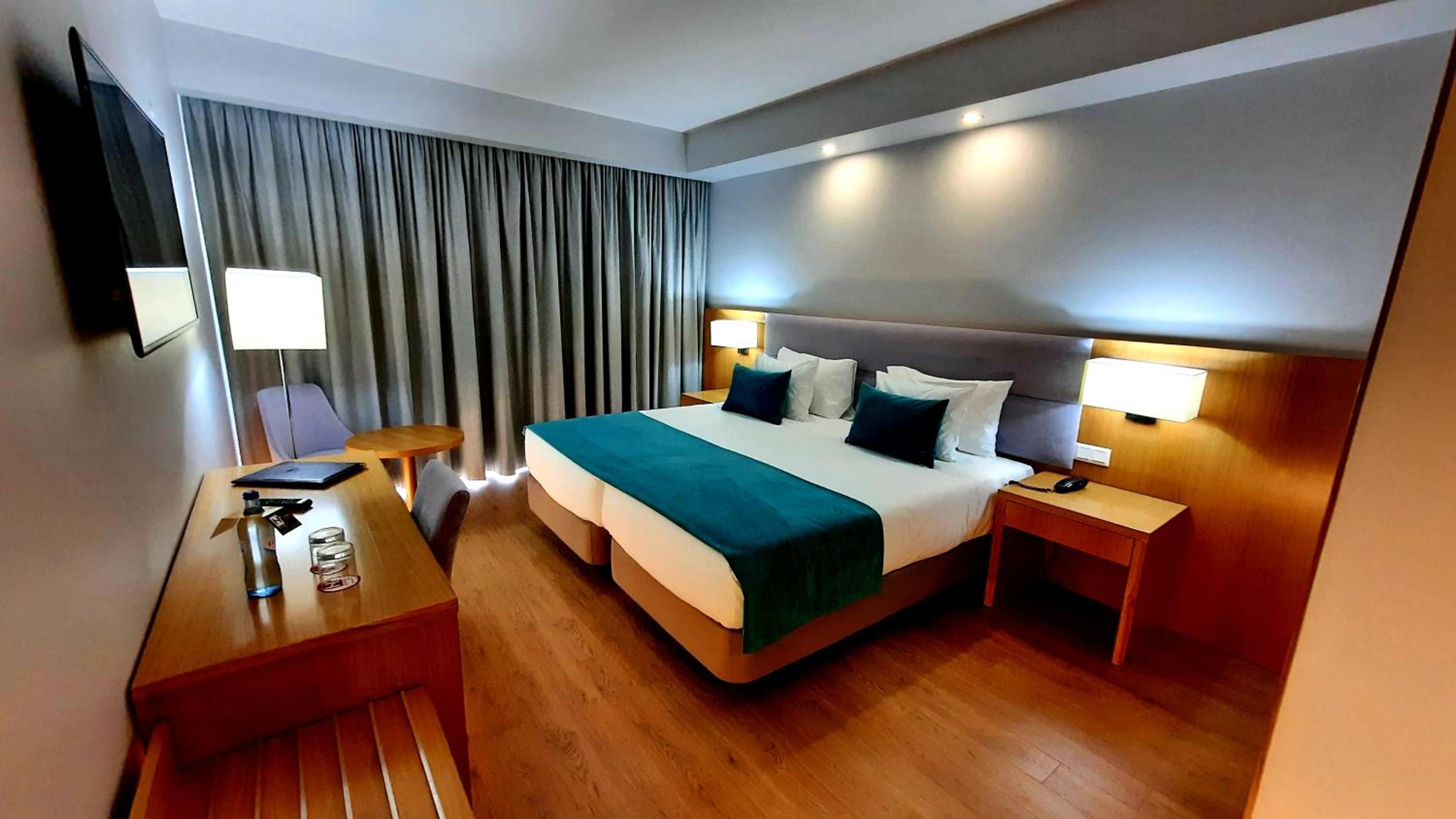 Superior Twin Room - Photo 5
