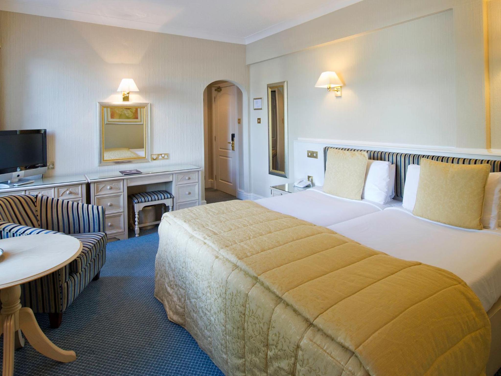Double or Twin Room photo 2