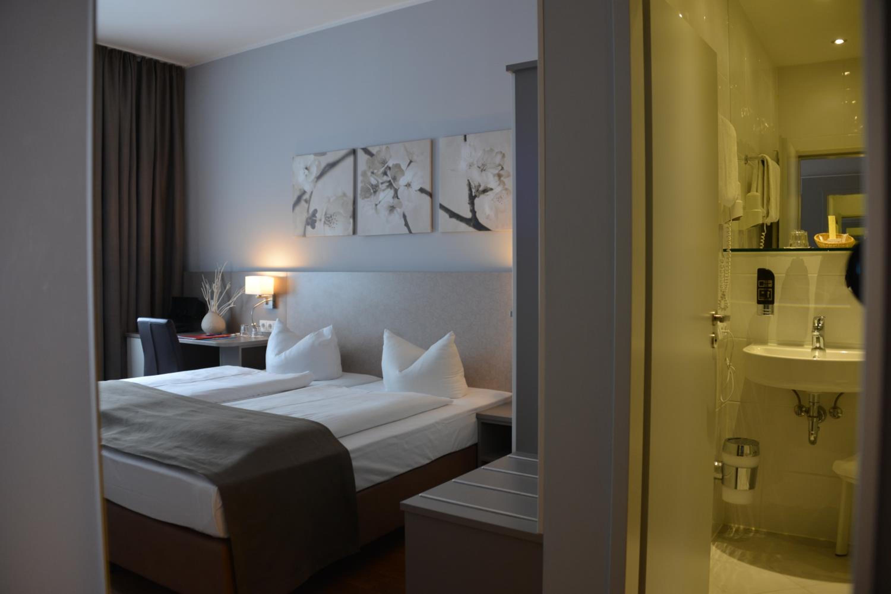 Double Room - Annex - without Elevator photo 1