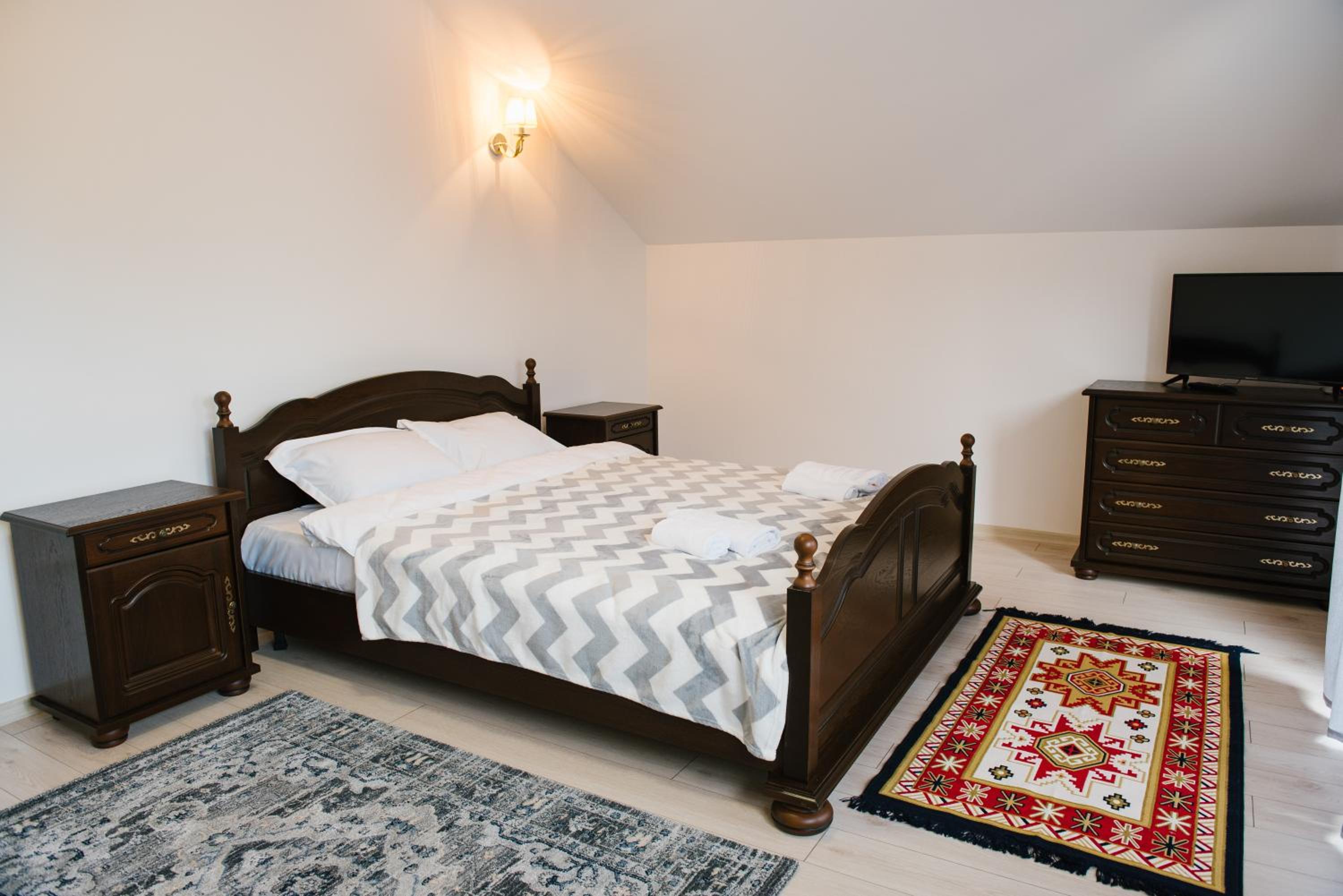 Double Room with Mountain View - Photo 4