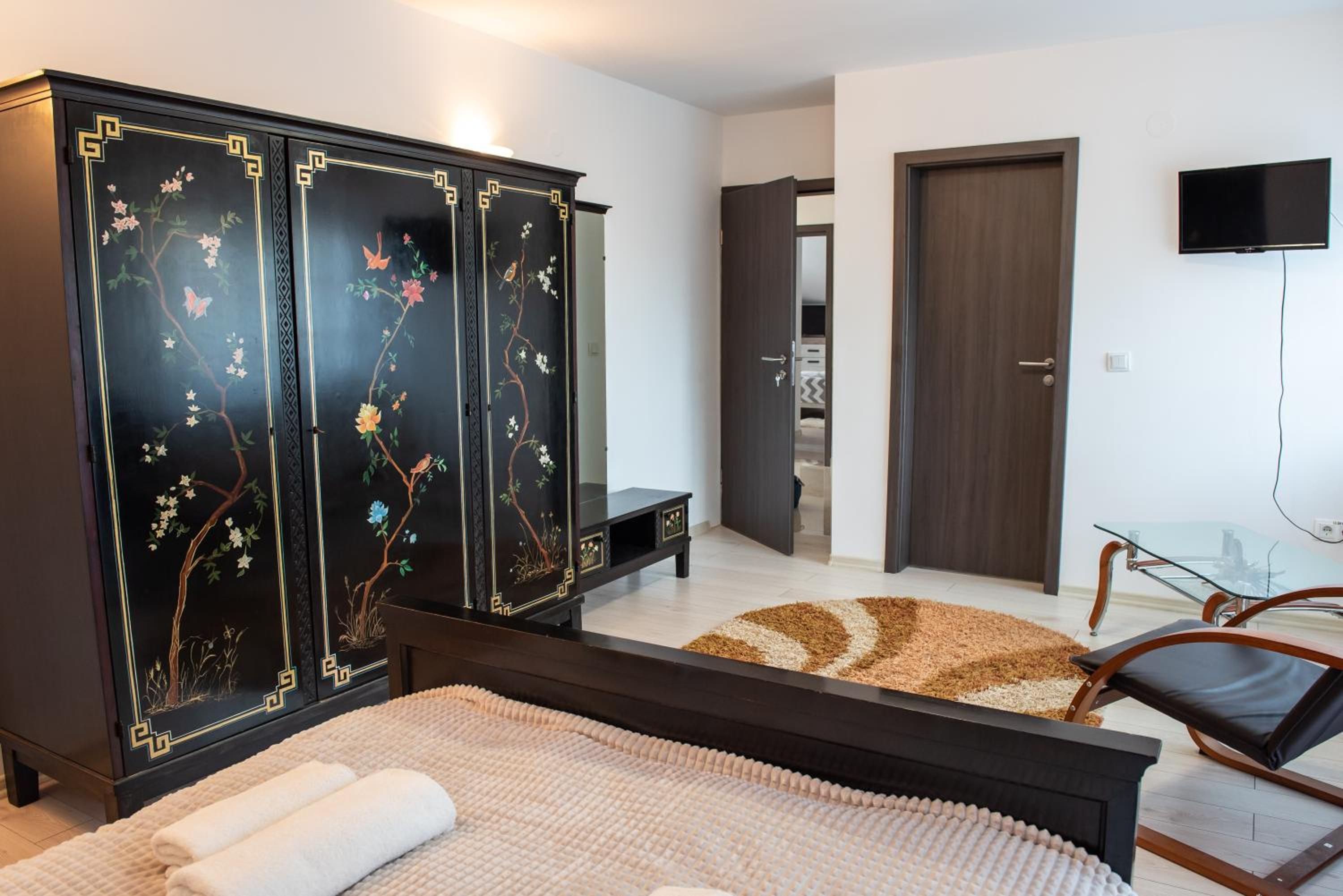 Double Room with Mountain View - Photo 3