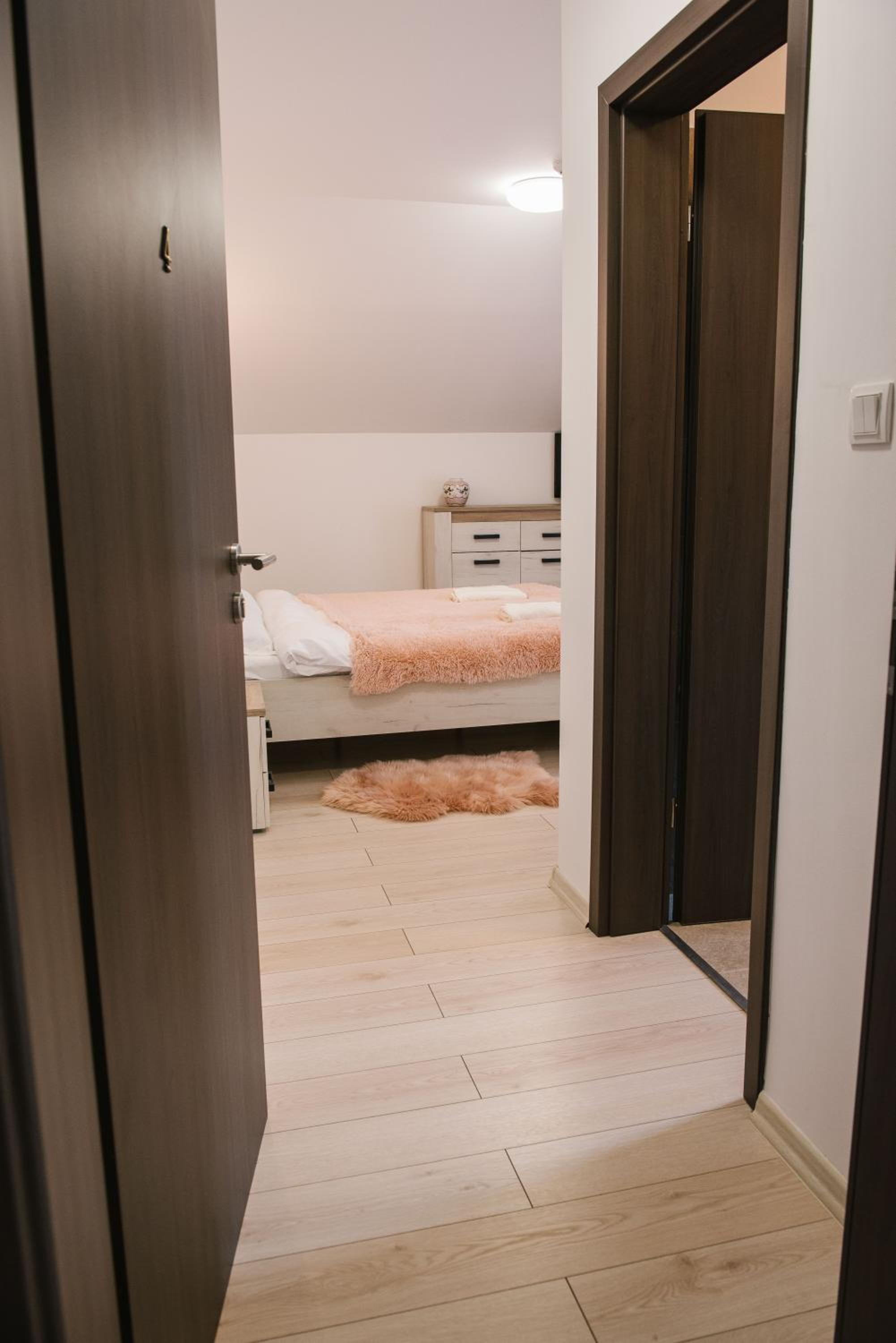 Double Room with Mountain View - Photo 11