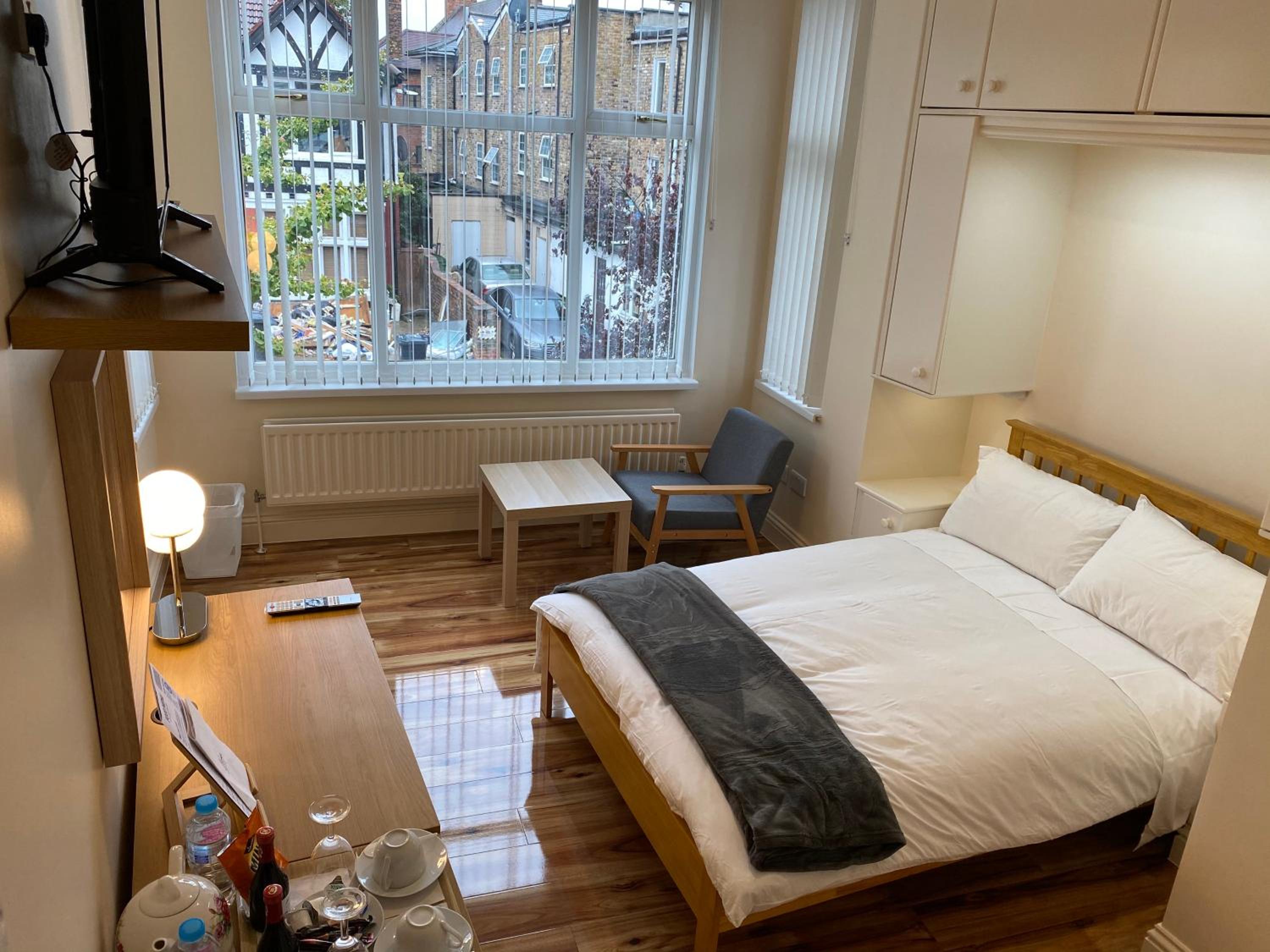 Budget Double Room photo 2