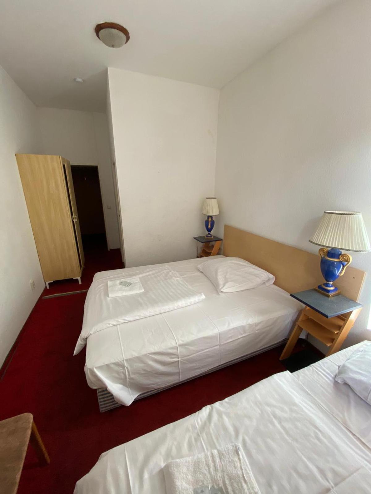 Triple Room with Shower photo 2