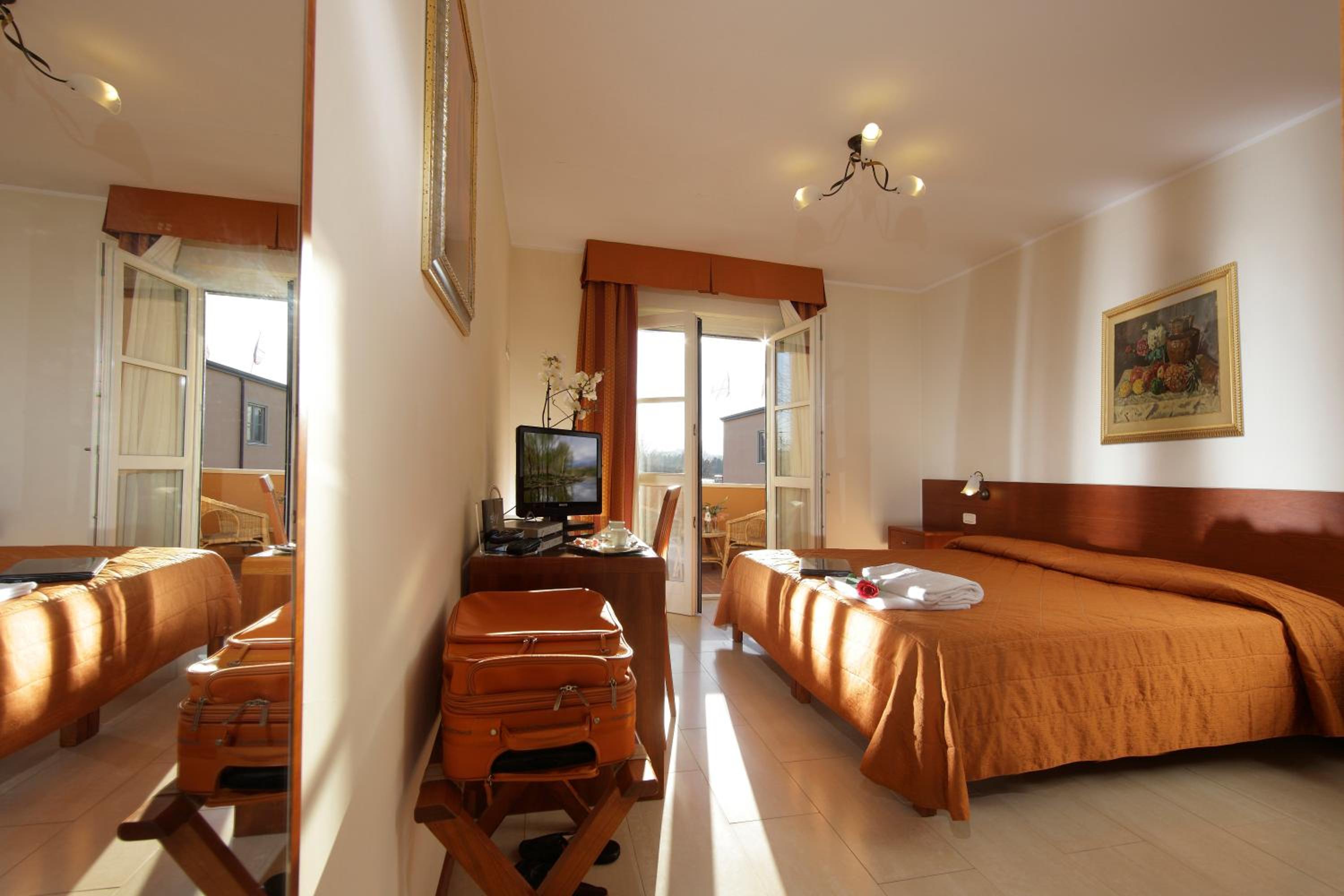 Standard Double Room - Photo 6