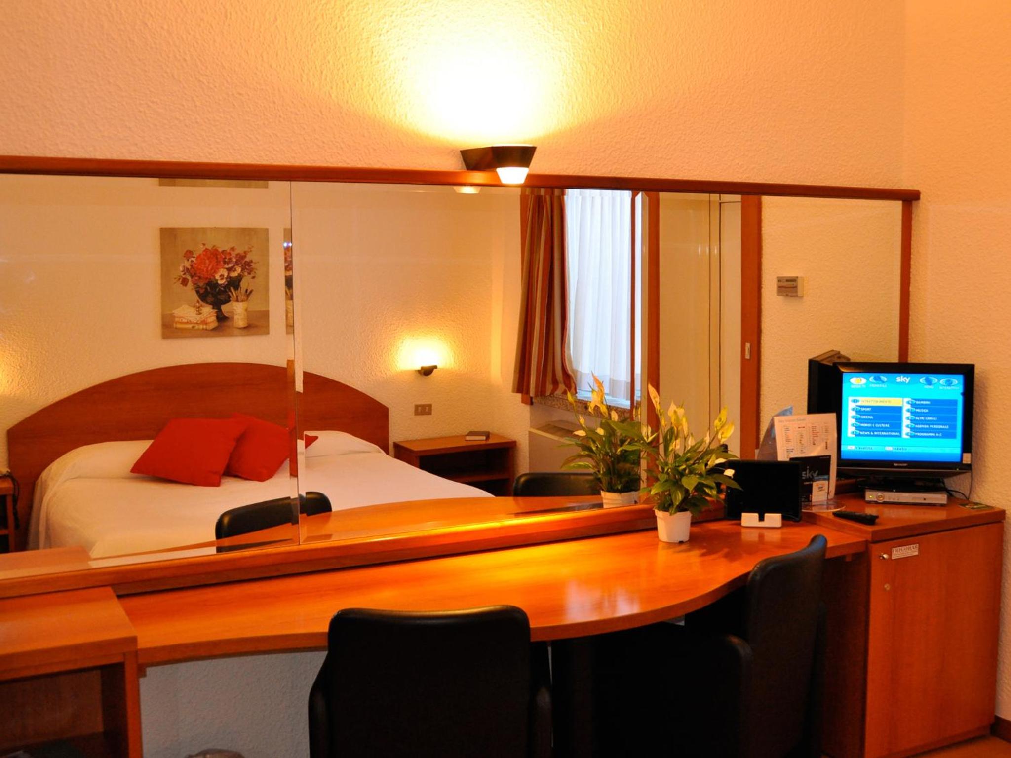 Double or Twin Room photo 2