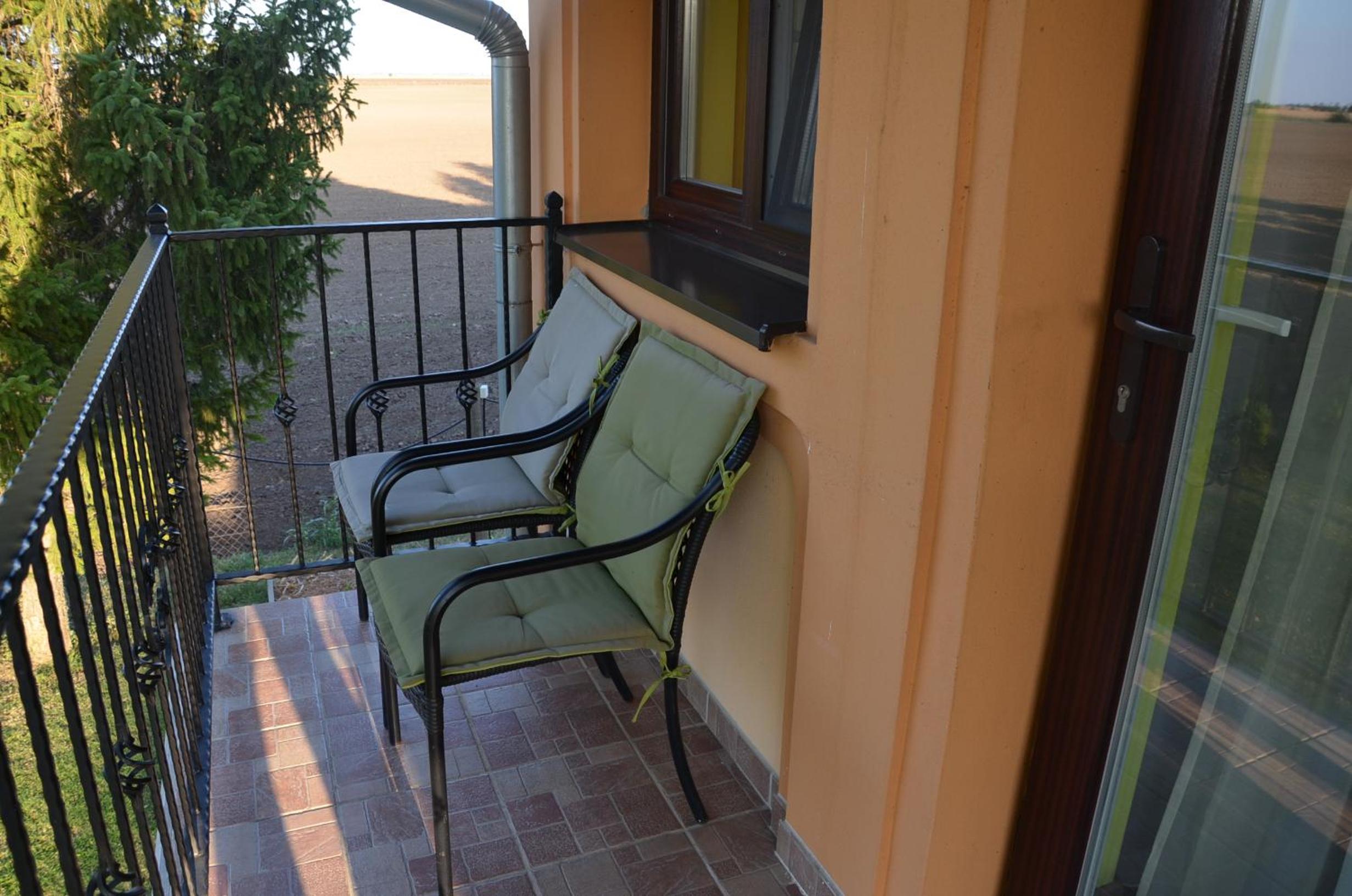 King Room with Balcony photo 3