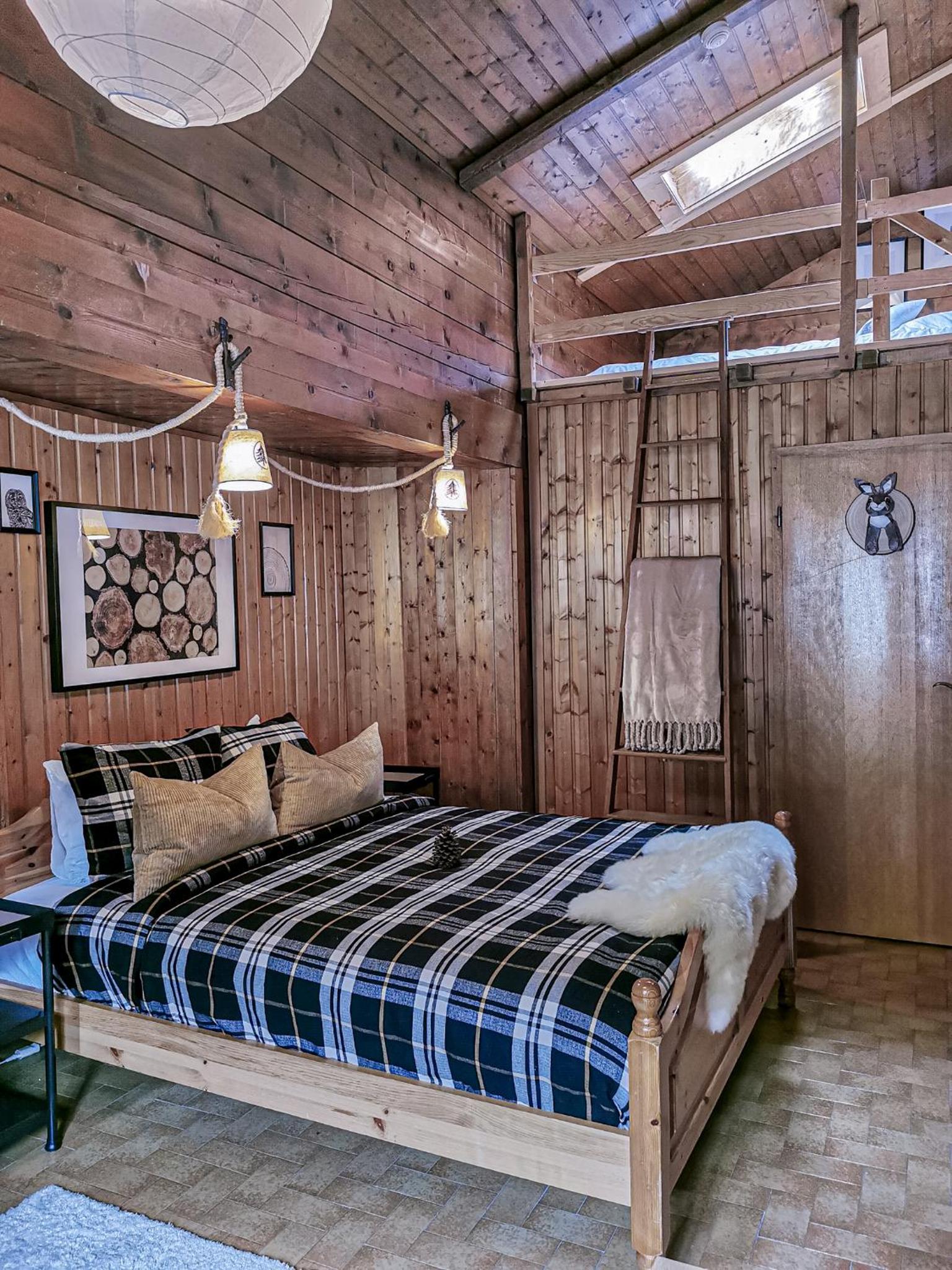 Quadruple Room with Private Bathroom - Photo 7