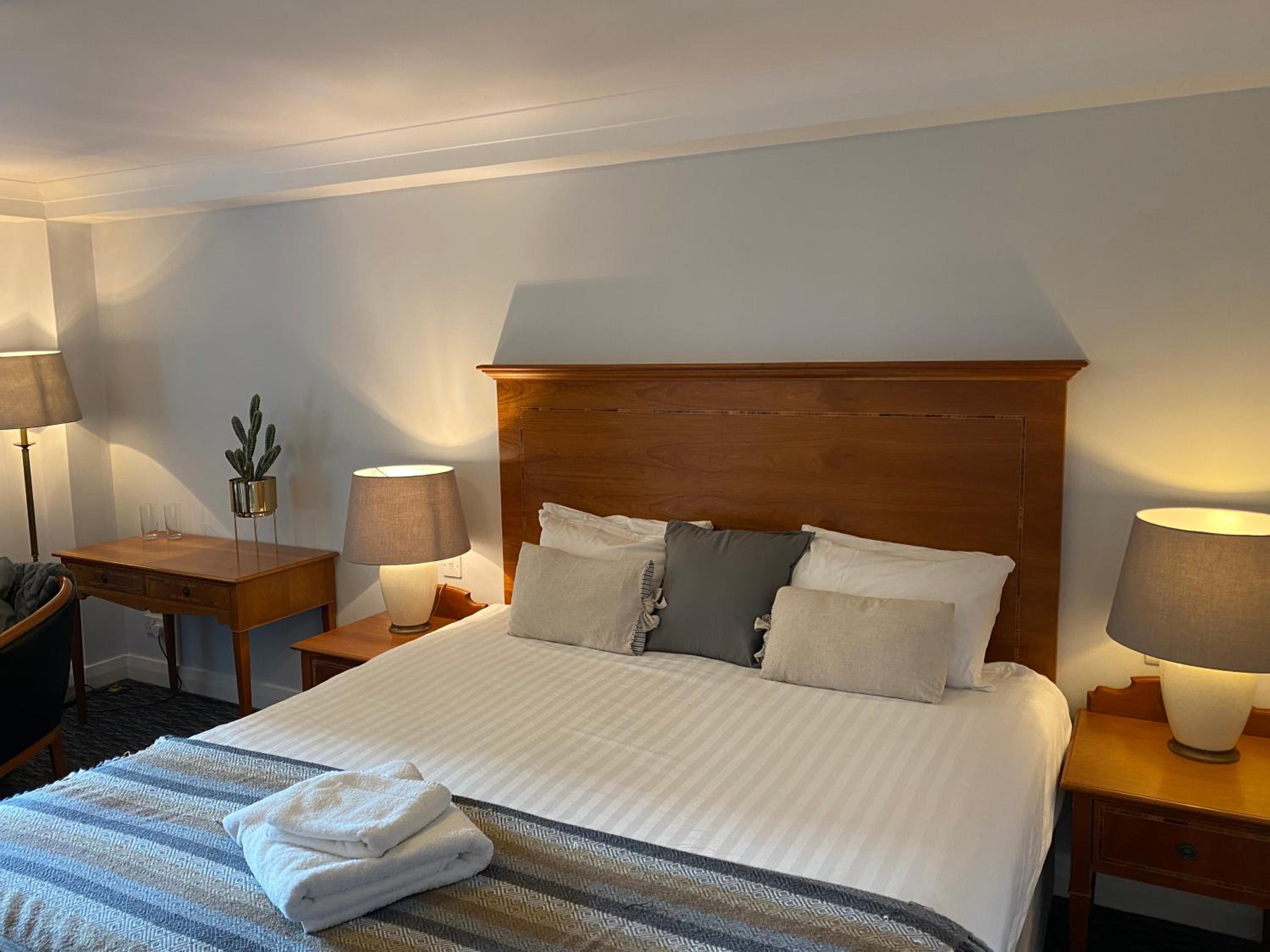 One-Bedroom Standard Double Suite with Sofa Bed - Non-Smoking - Photo 2