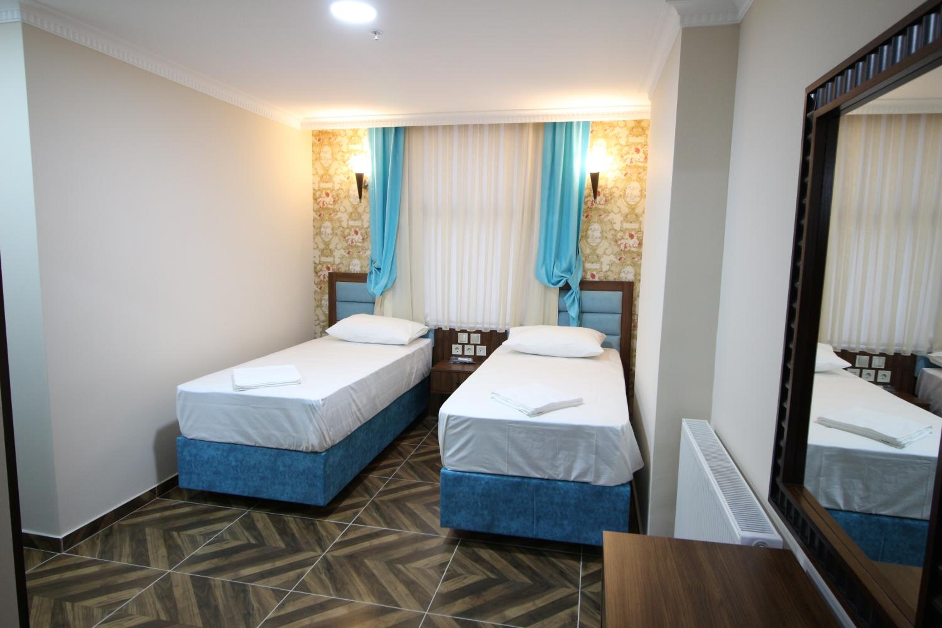 Standard Twin Room photo 2