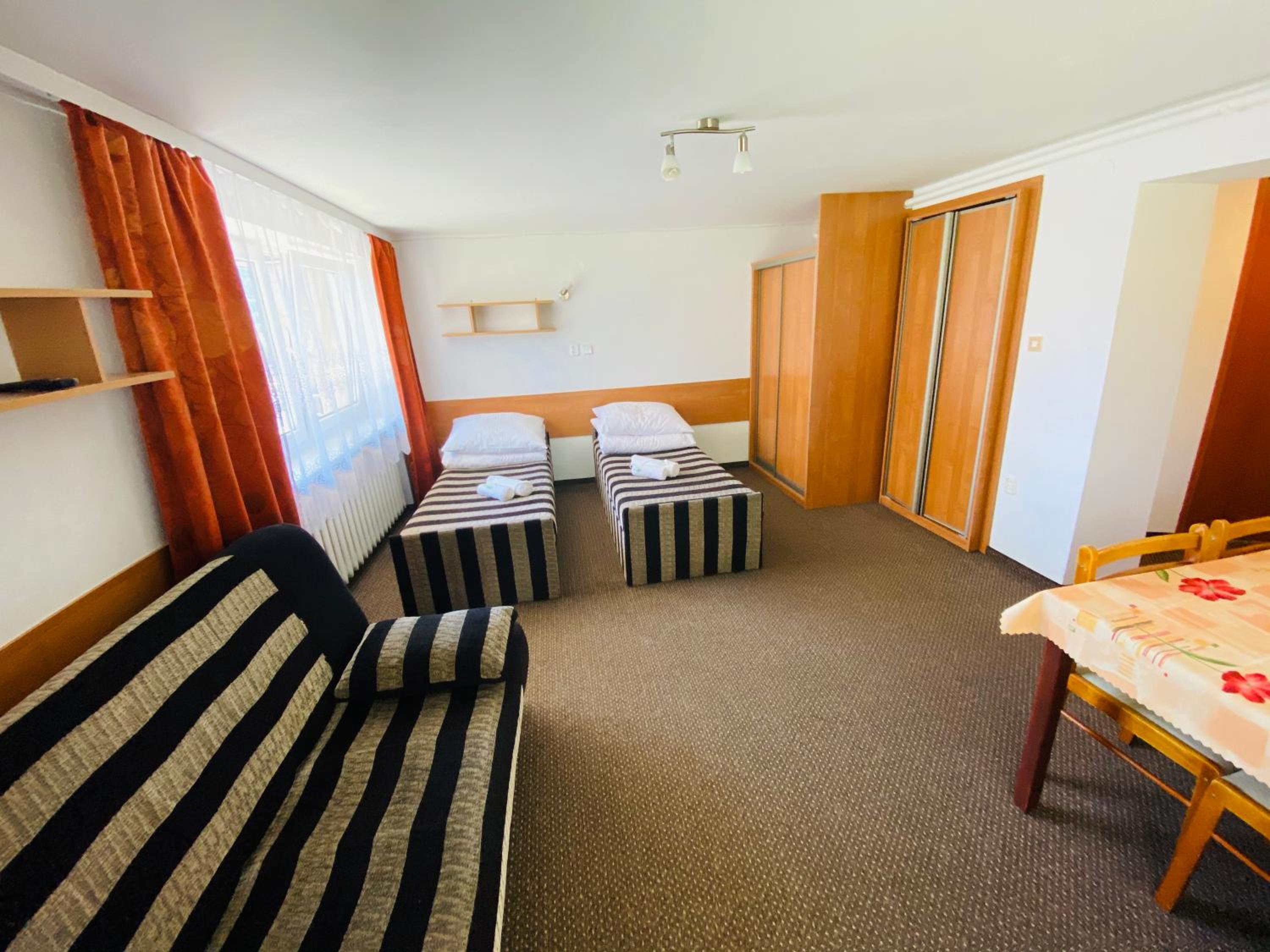 Economy Quadruple Room photo 1