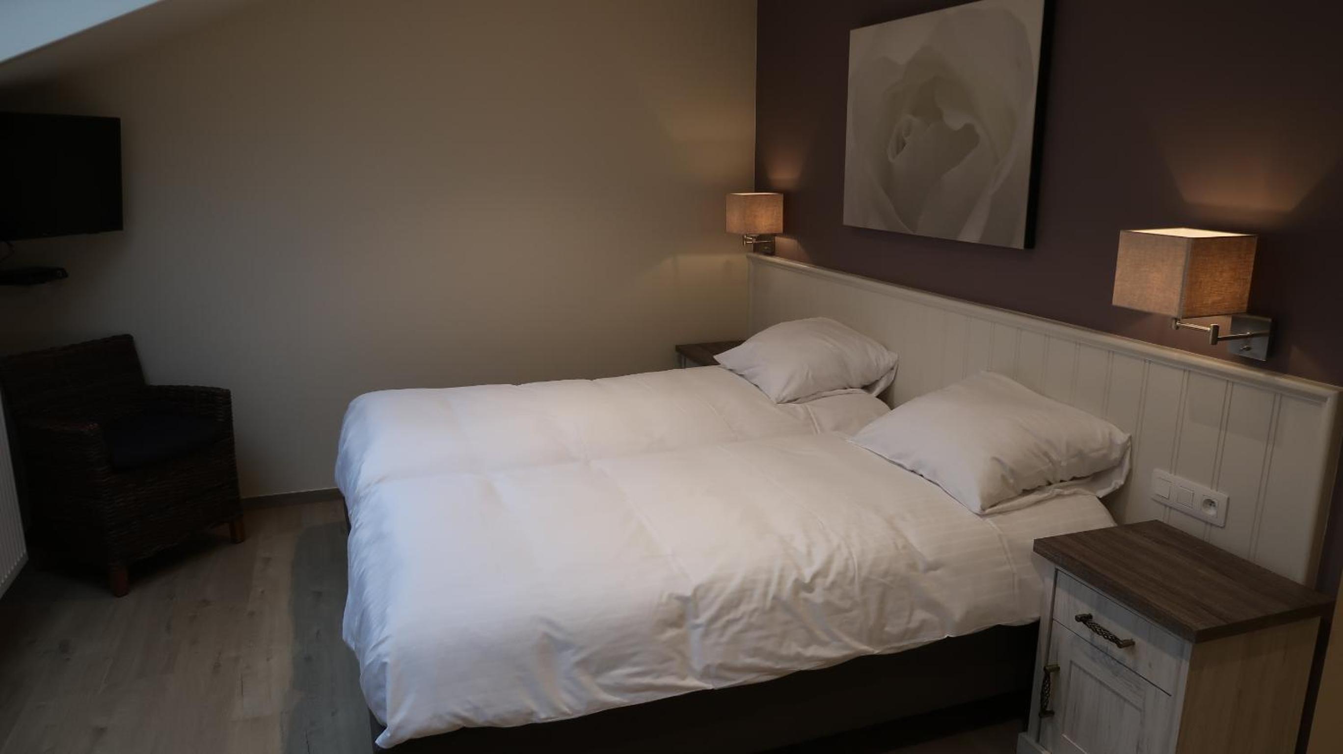 Budget Twin Room photo 3