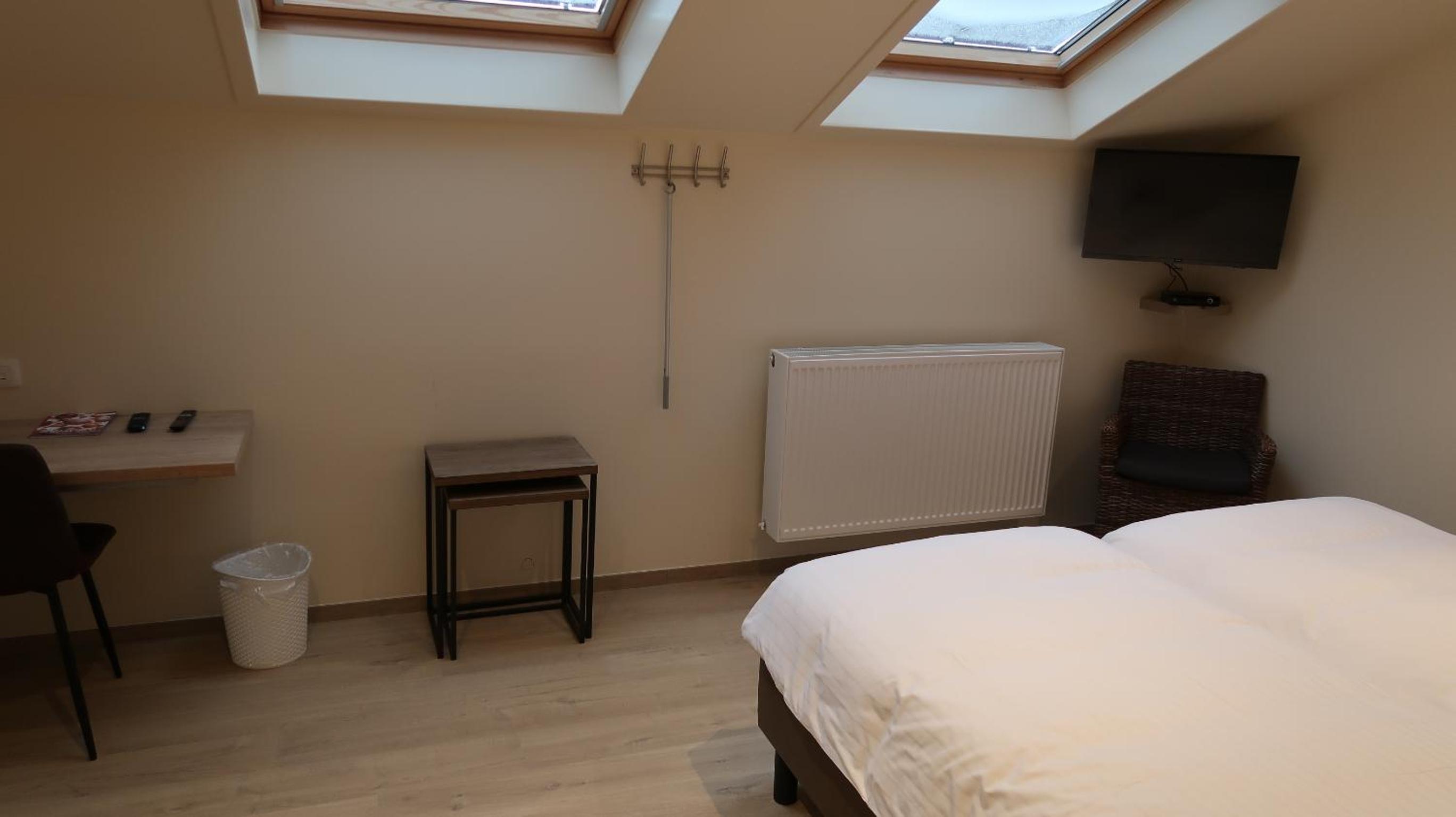 Budget Twin Room photo 2