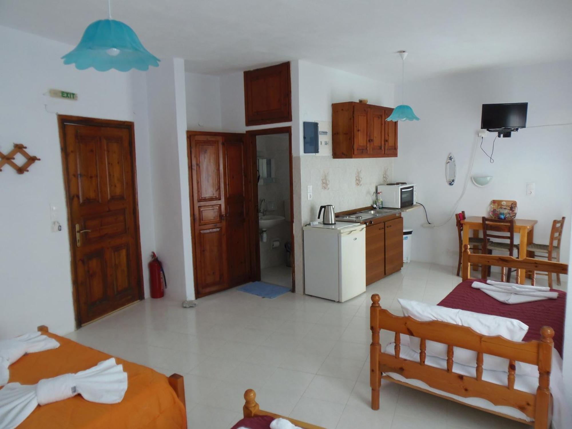 Family Room with Balcony - Photo 4