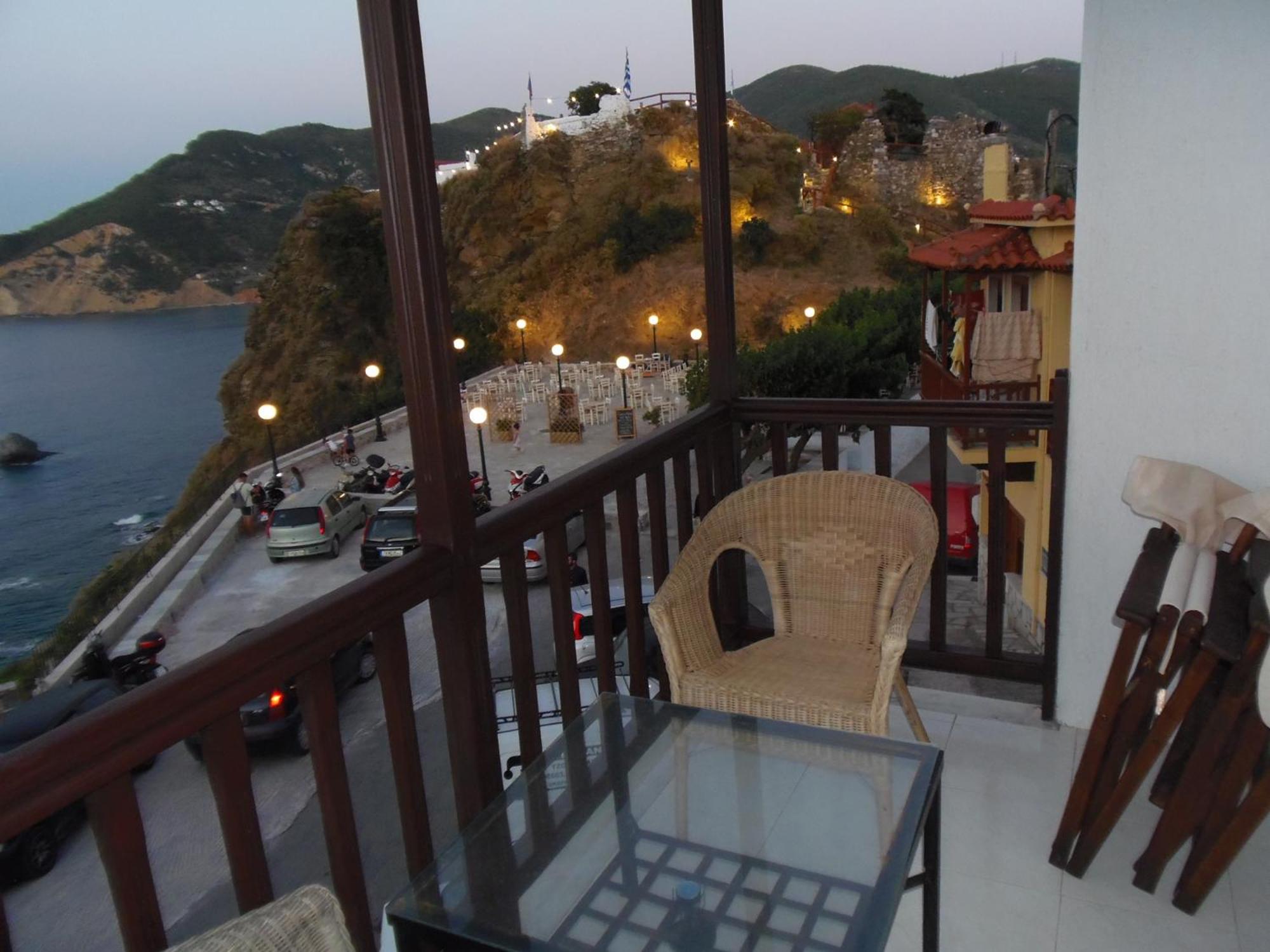 Family Room with Balcony - Photo 7