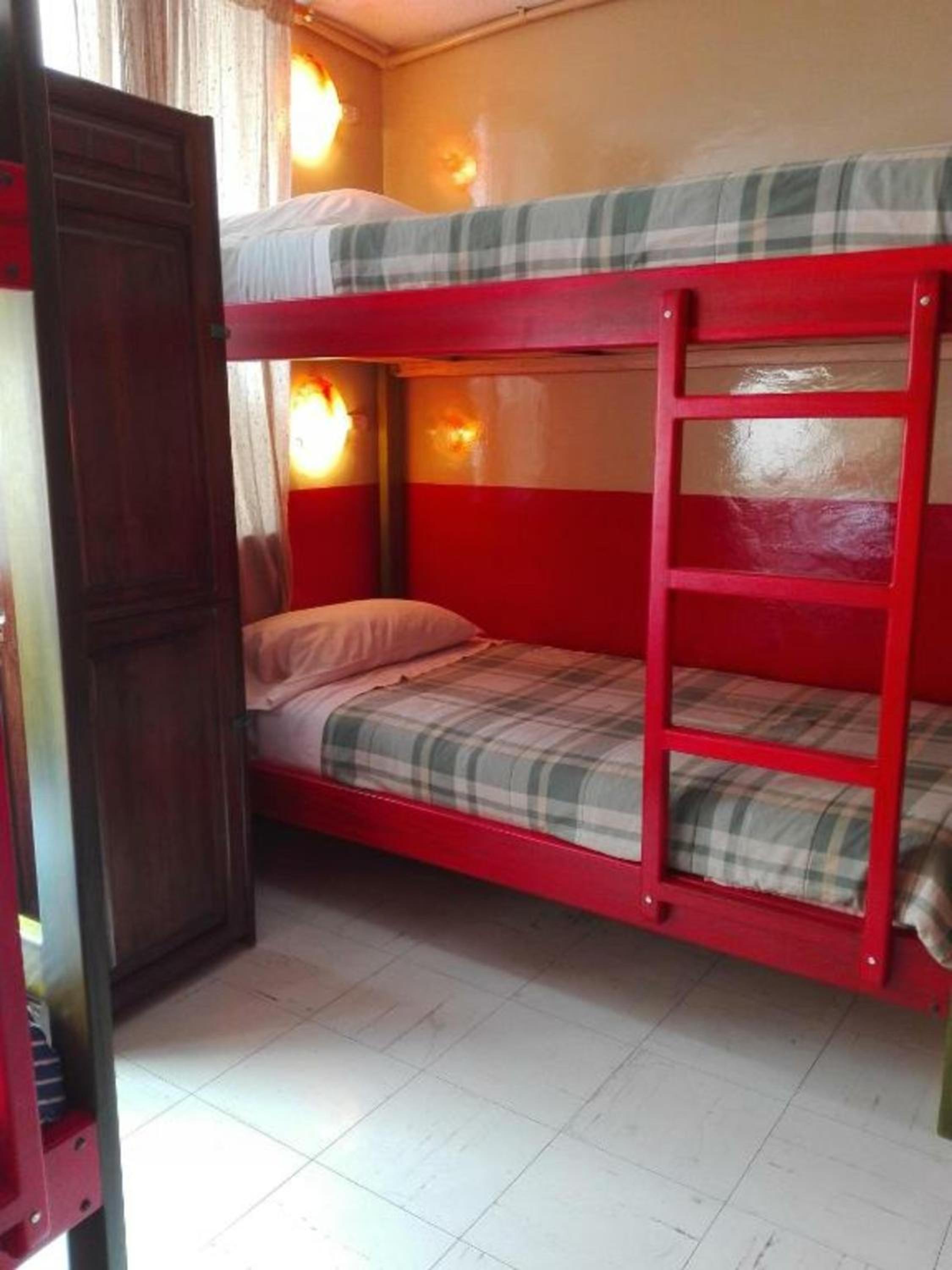 Bed in 4-Bed Mixed Dormitory Room photo 3
