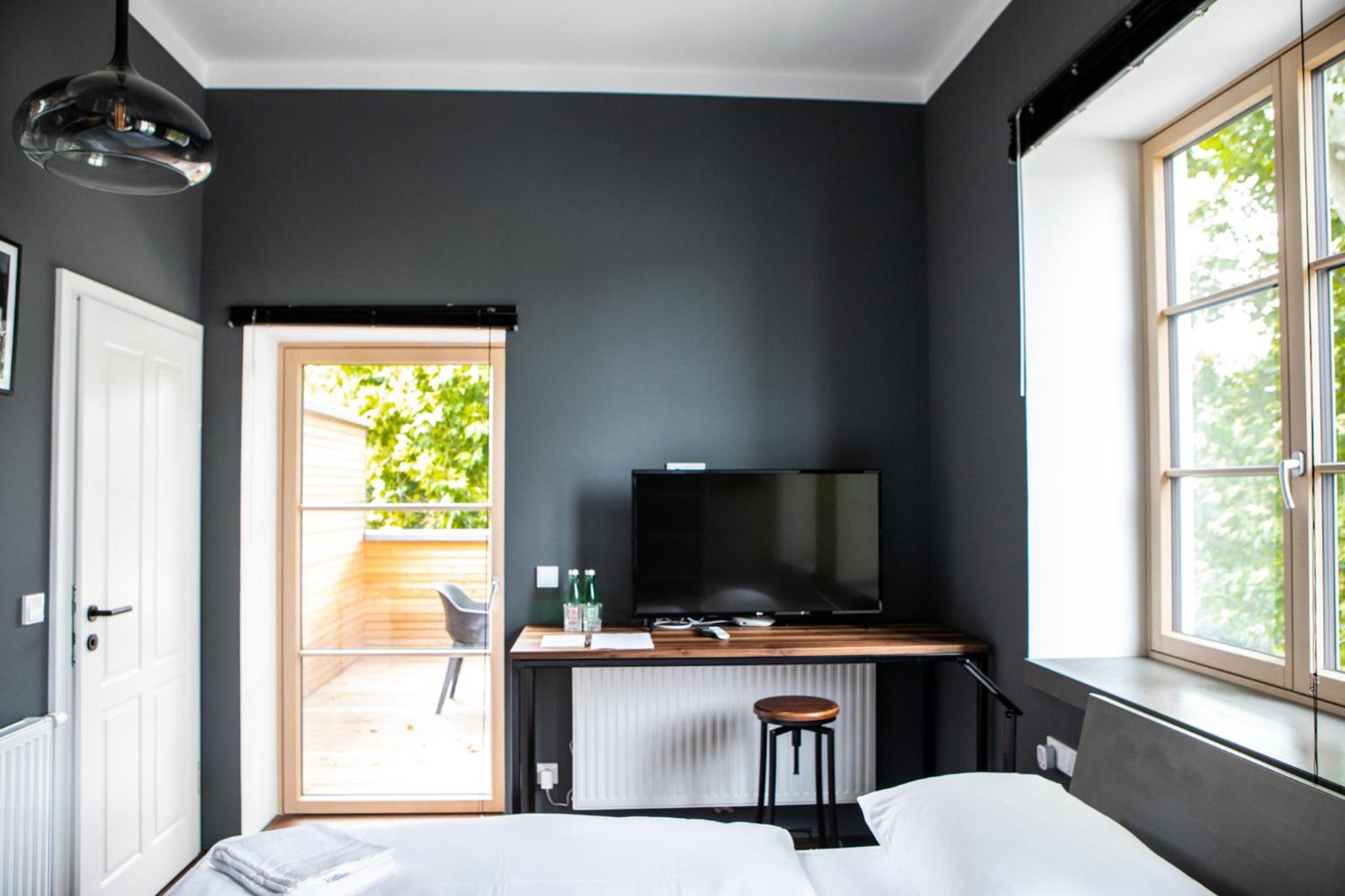 Deluxe Double Room with Balcony photo 3