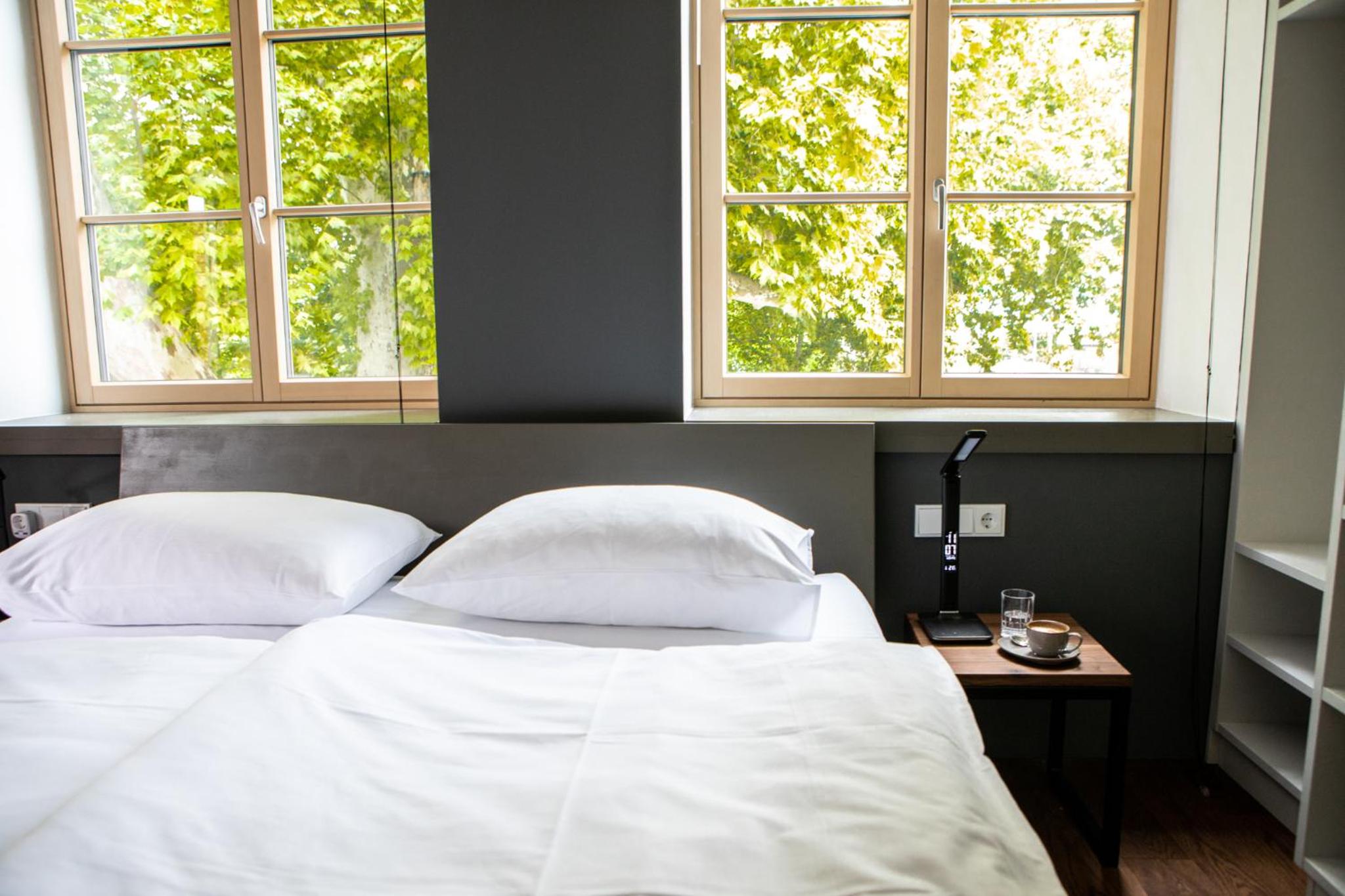 Deluxe Double Room with Balcony photo 2