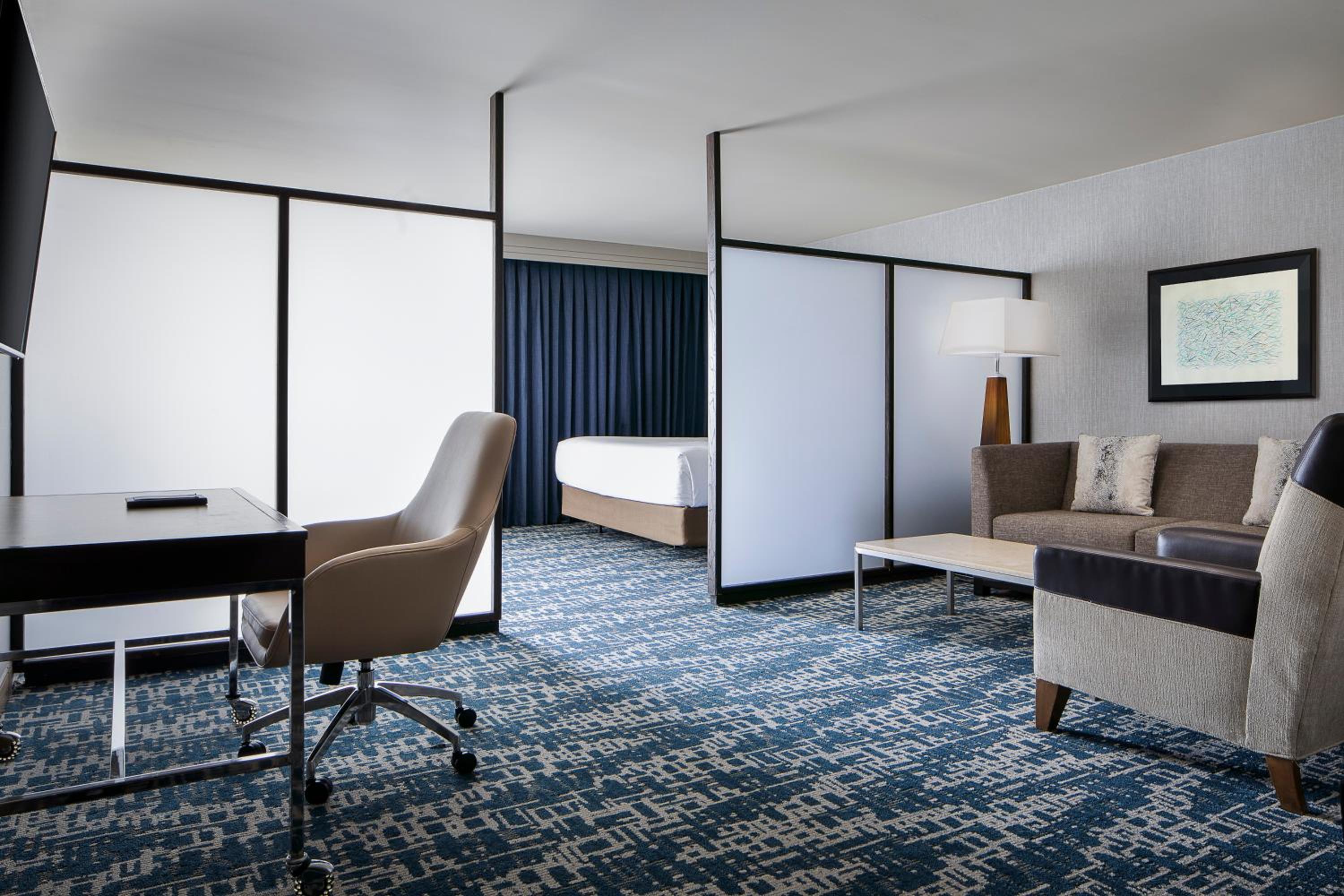 Executive Suite - Photo 3