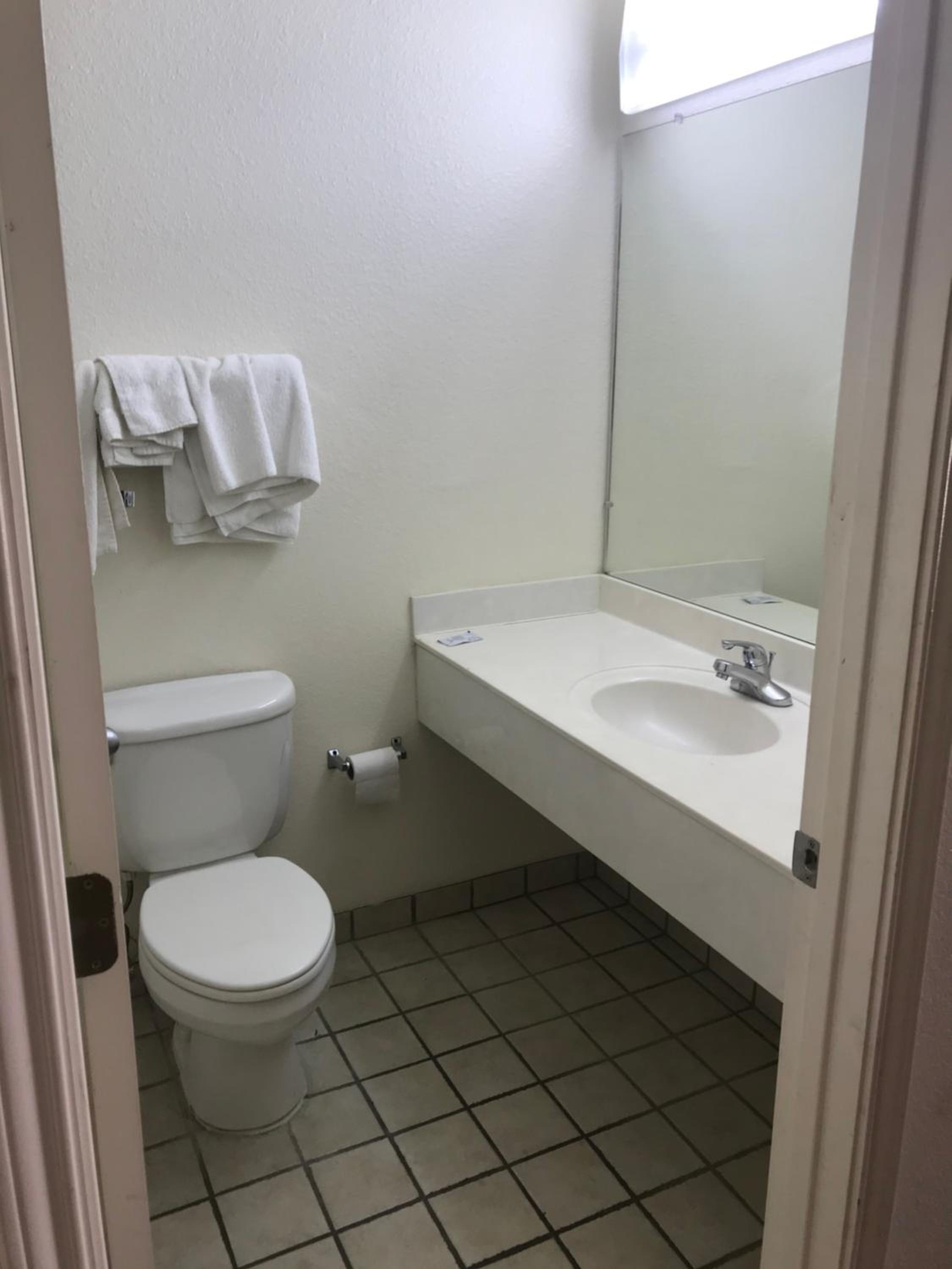 Queen Room - Photo 9