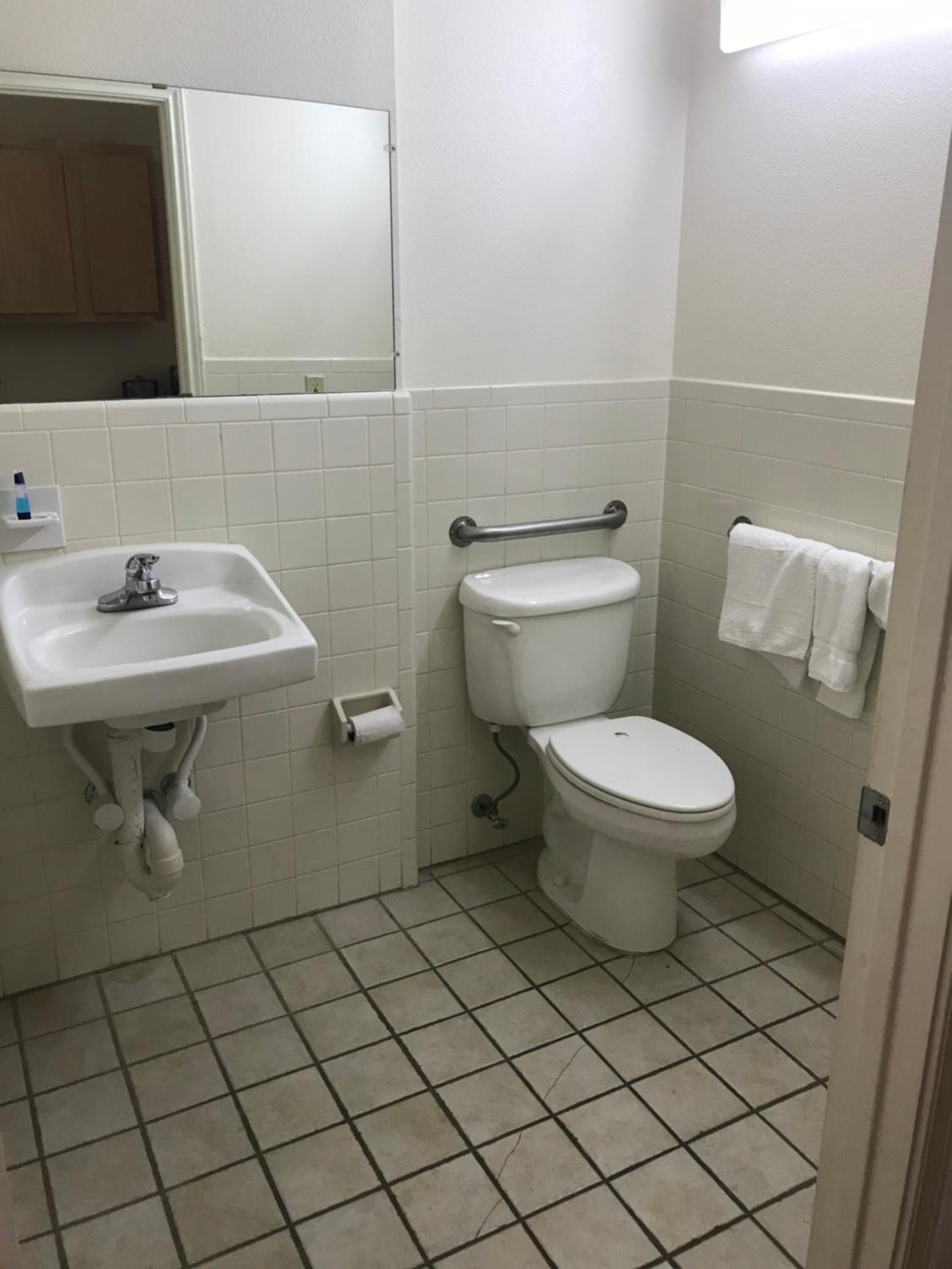 King Room with Kitchenette - Photo 5