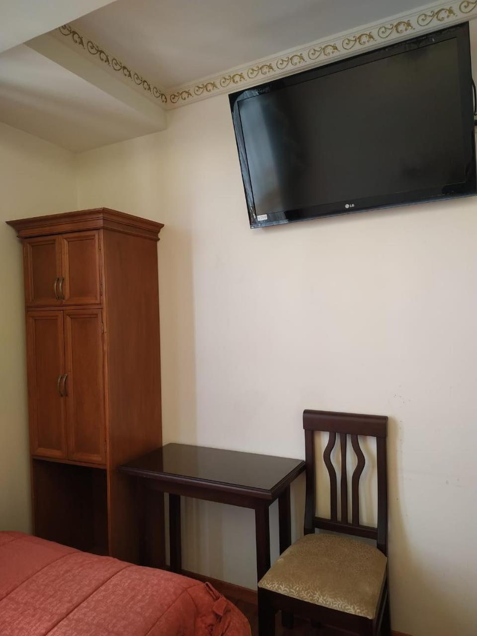 Standard Double Room with Shared Bathroom photo 3
