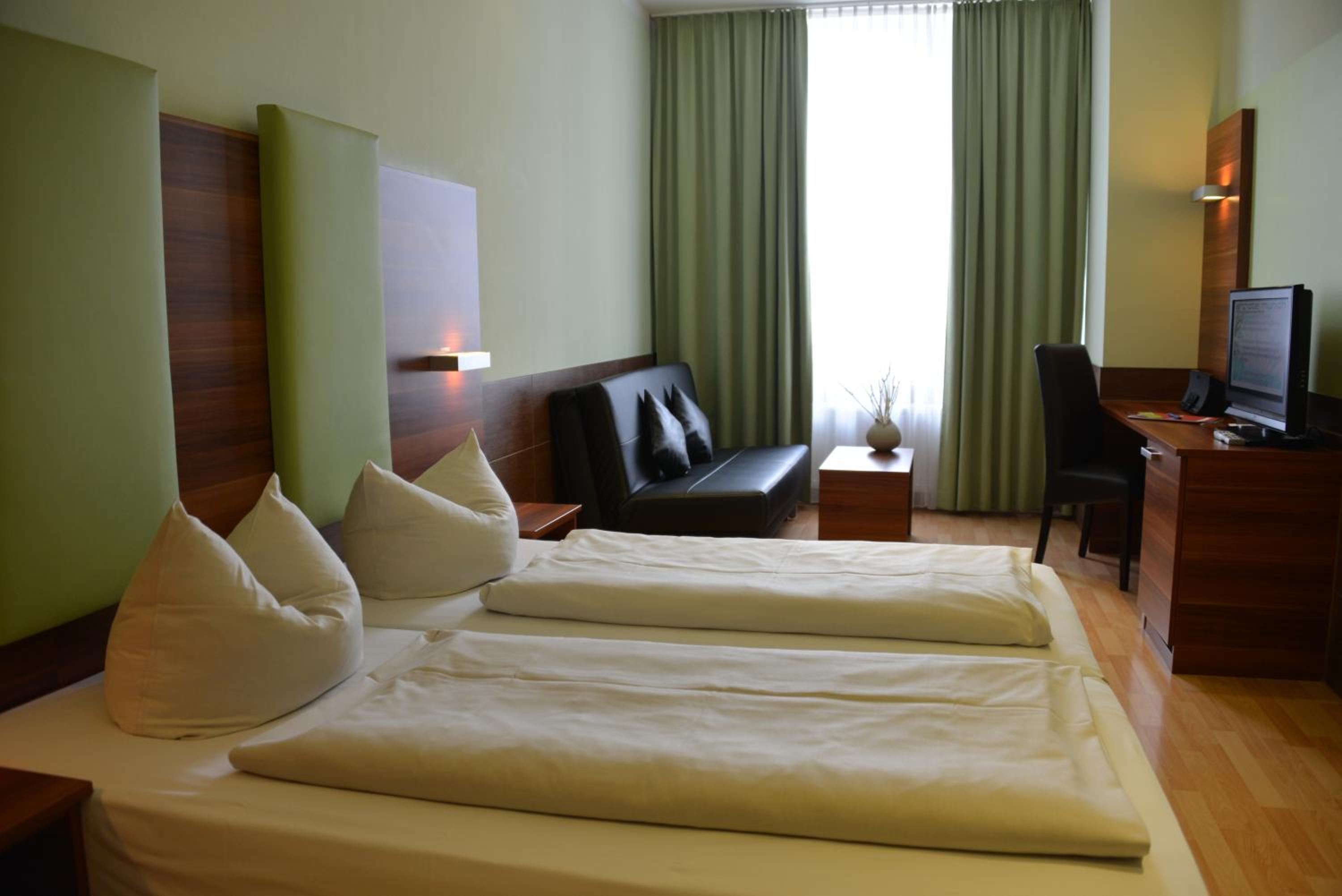 Business Single Room photo 3