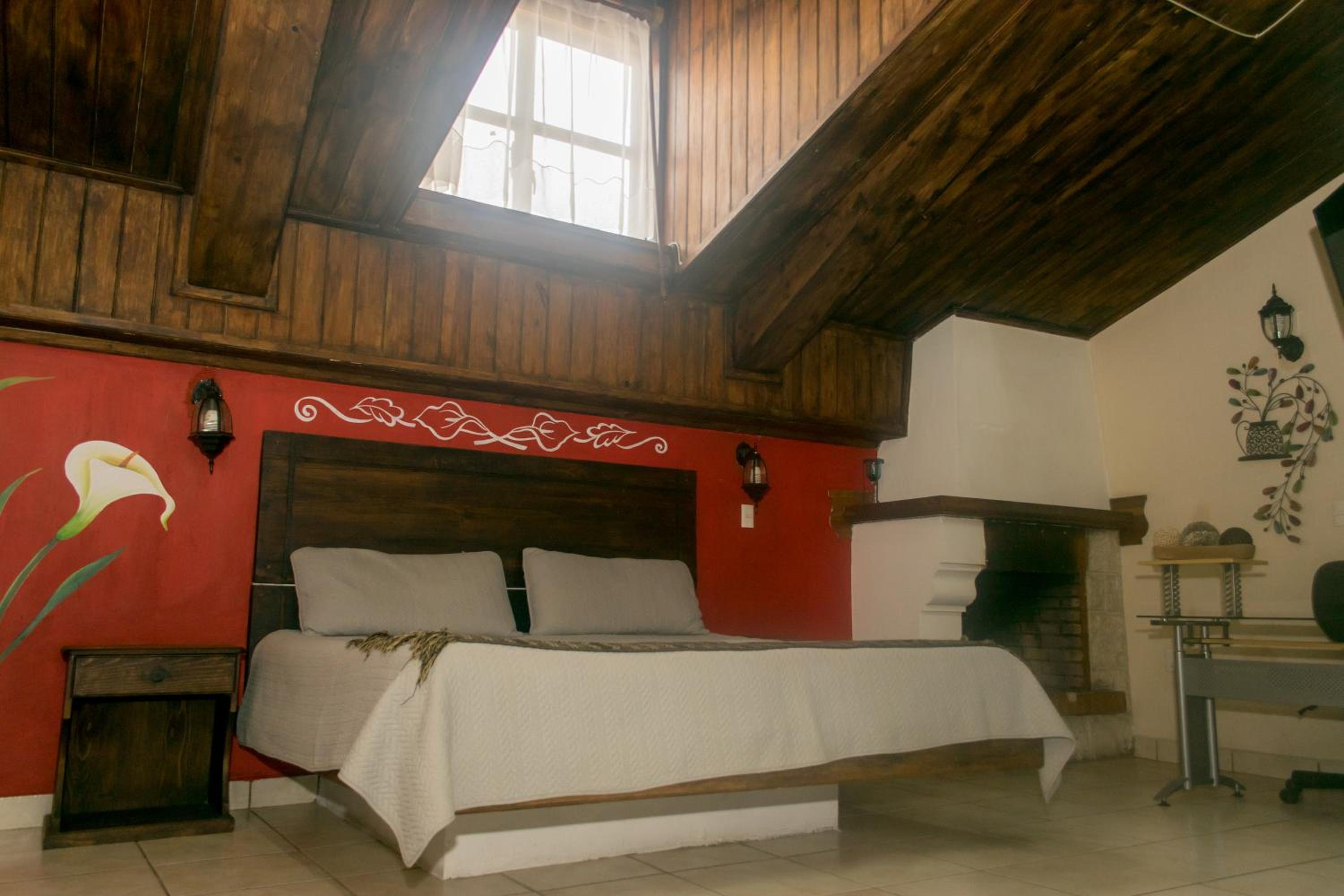 King Suite with Kitchen - Photo 27