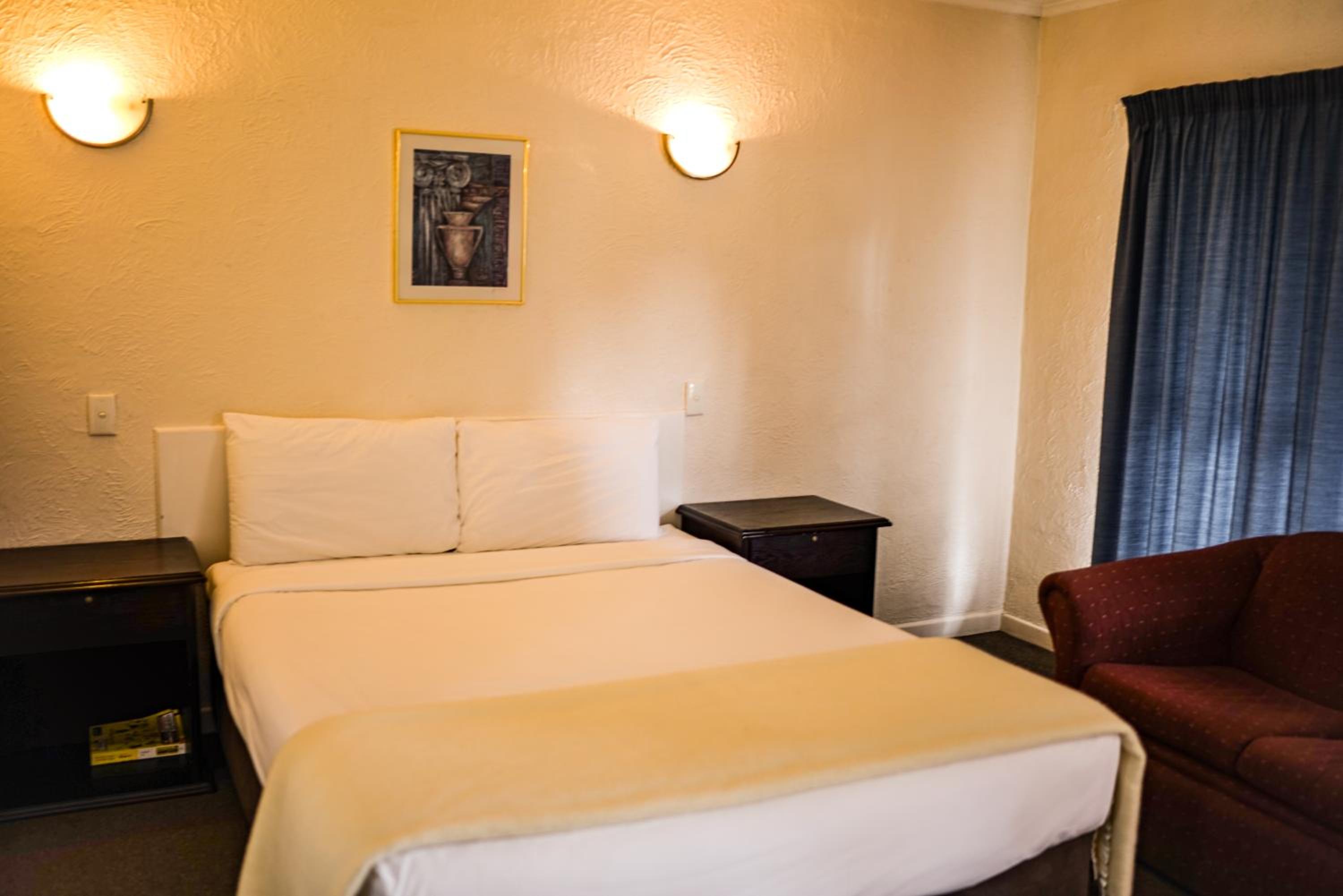 Queen Room - Photo 2