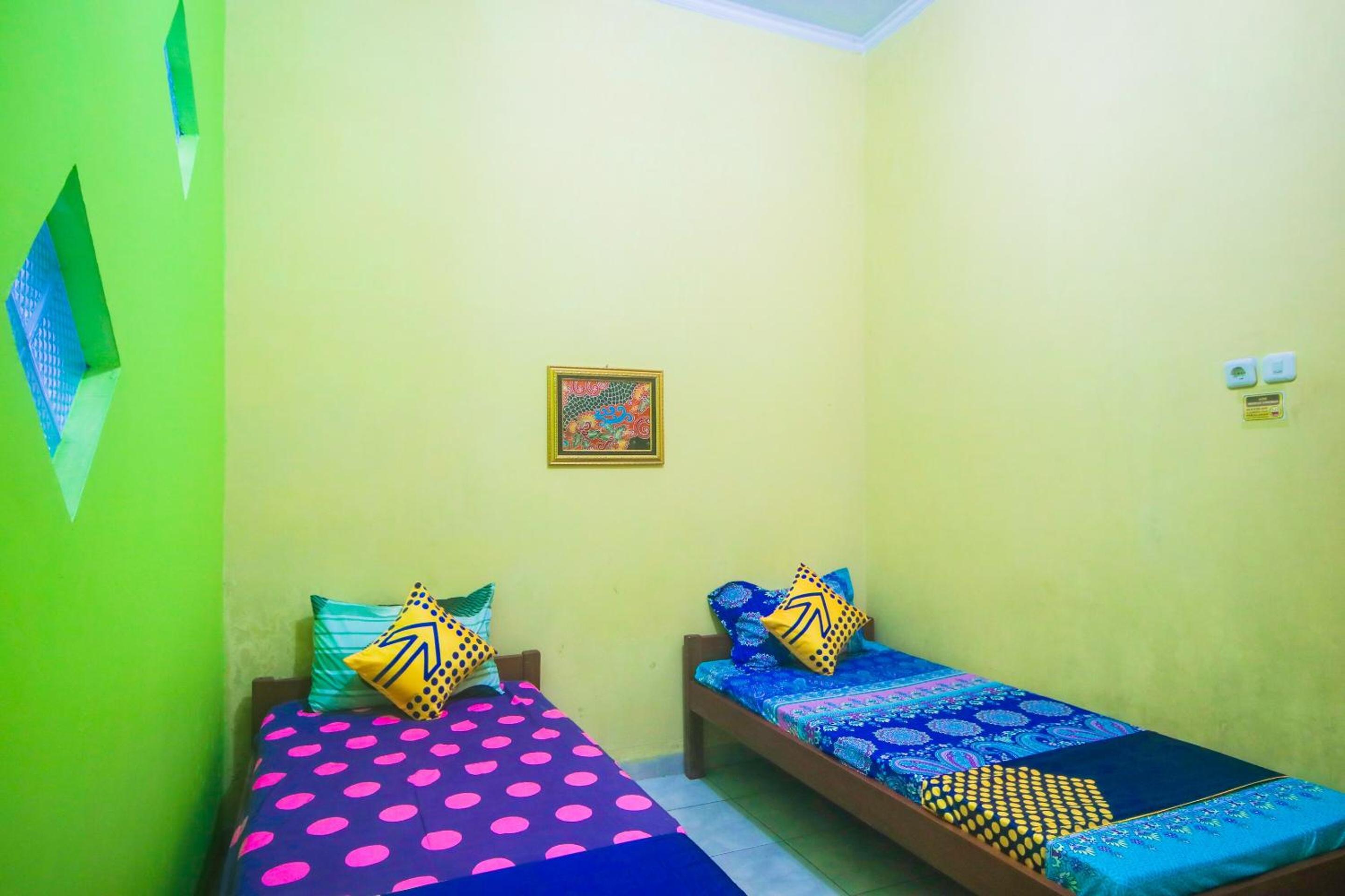 Queen Room photo 2