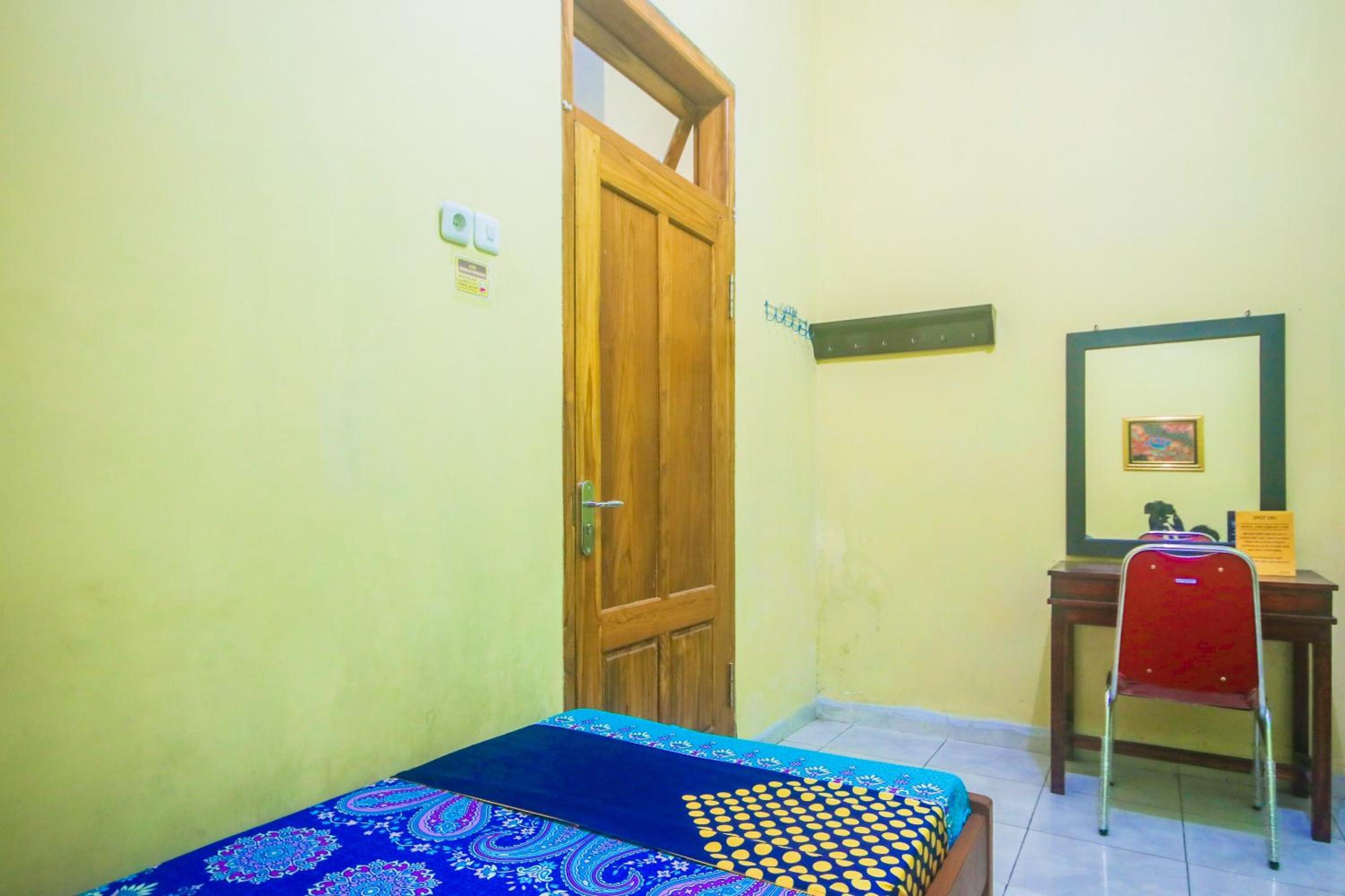 Queen Room photo 3