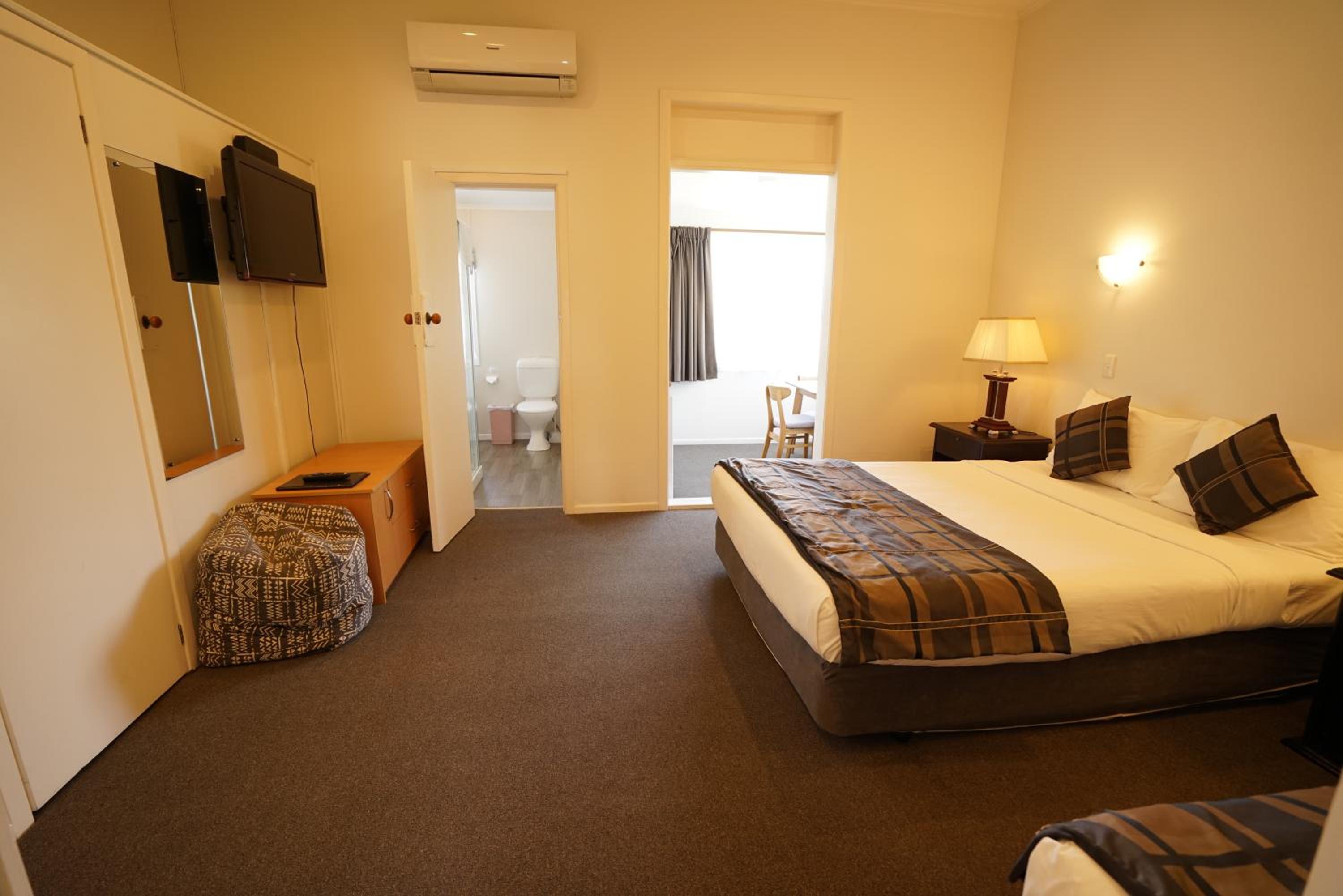 Deluxe Twin Room - Photo 3