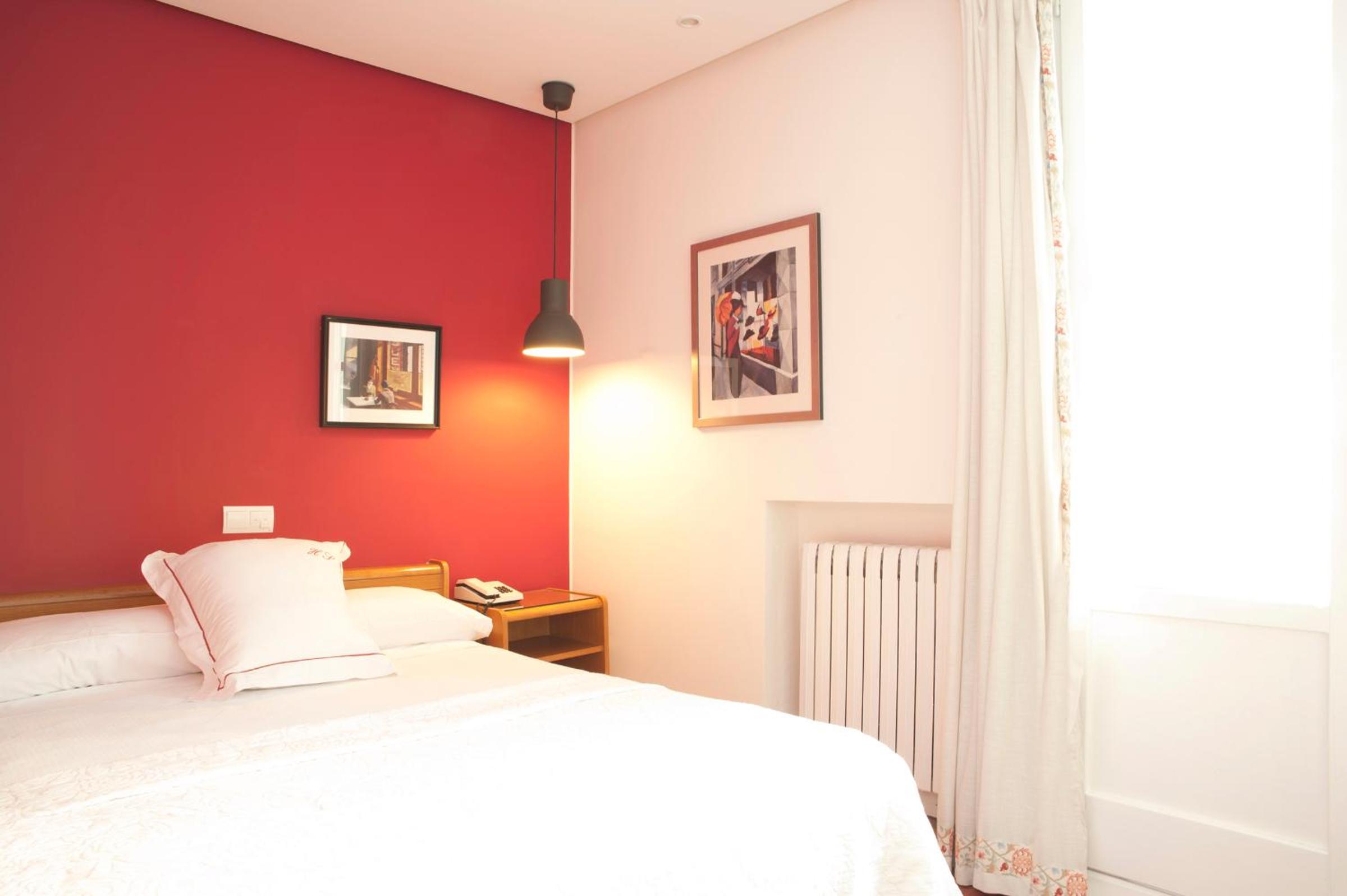 Small Double Room - Photo 1